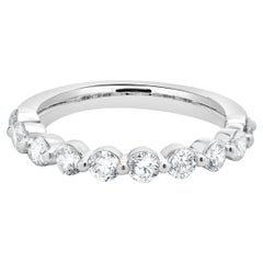Anillo de diamantes de oro blanco de 18 quilates