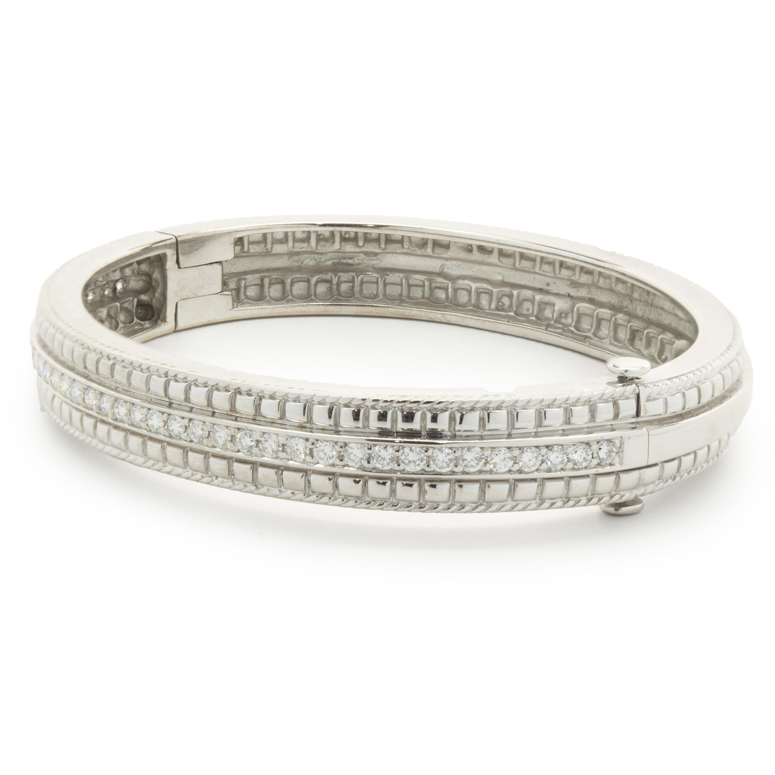 Round Cut 18 Karat White Gold Diamond Bangle Bracelet For Sale