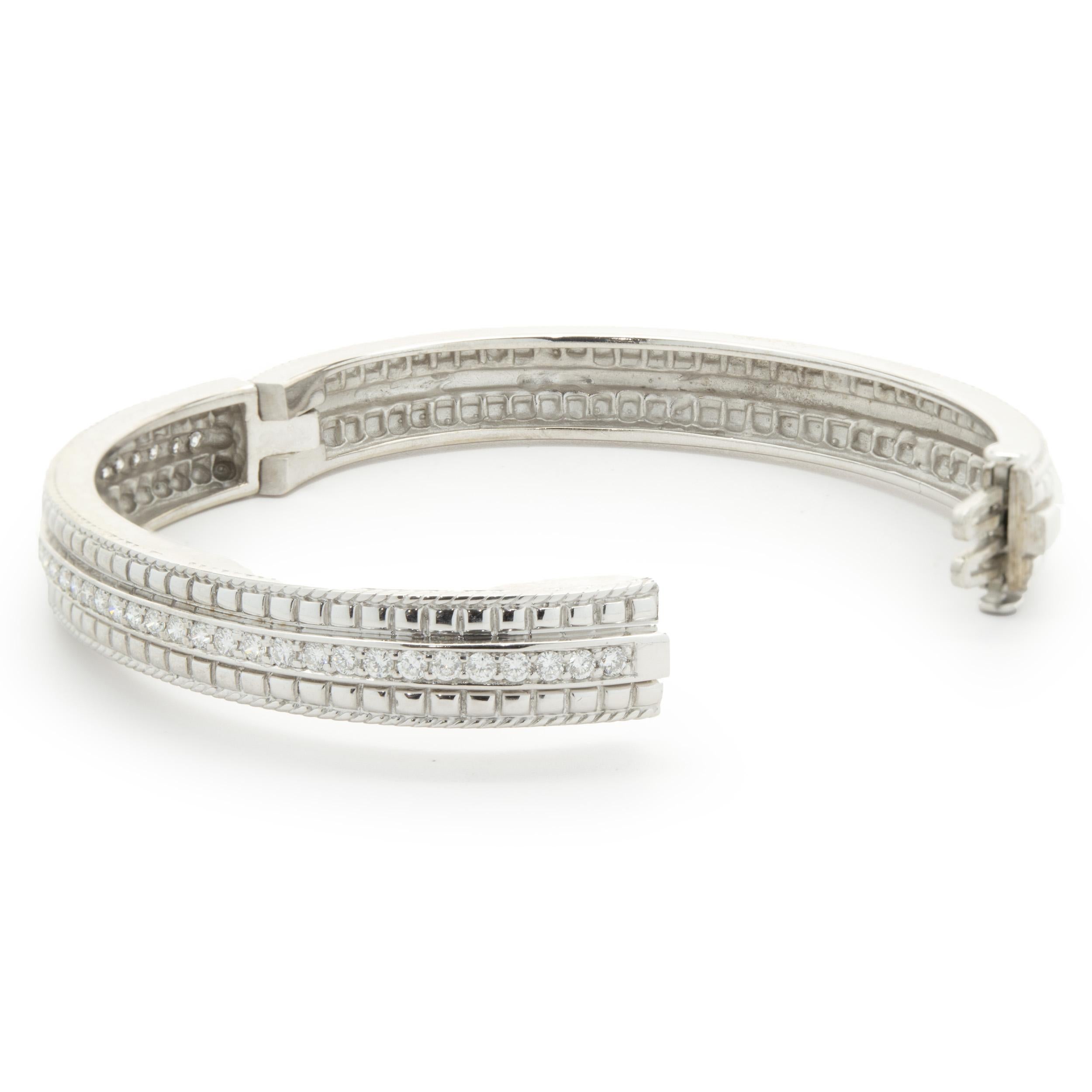 18 Karat White Gold Diamond Bangle Bracelet In Excellent Condition For Sale In Scottsdale, AZ