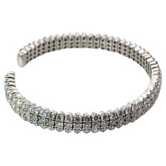 Pulsera brazalete de diamantes de oro blanco de 18 quilates
