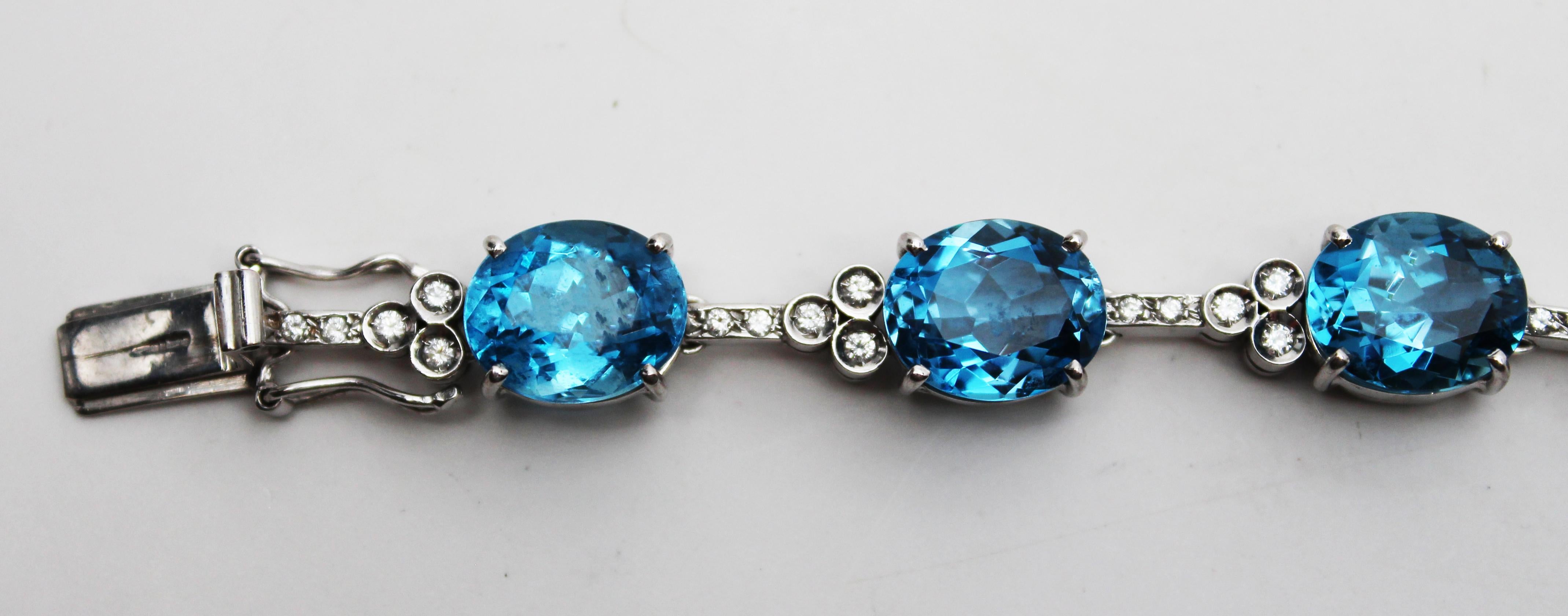 Contemporary 18 Karat White Gold Diamond Blue Topaz Statement Bracelet For Sale