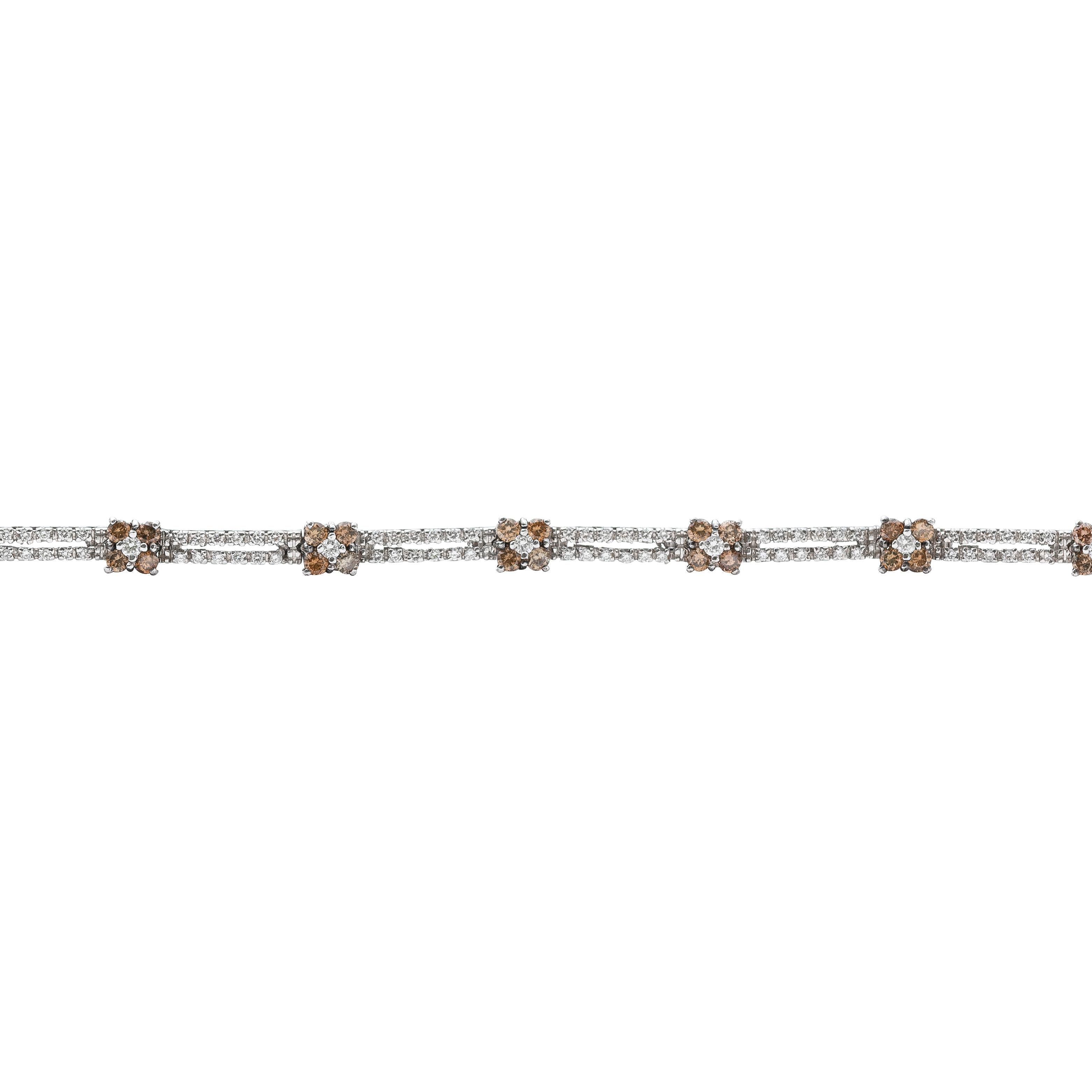 Contemporary 18 Karat White Gold Diamond Bracelet For Sale