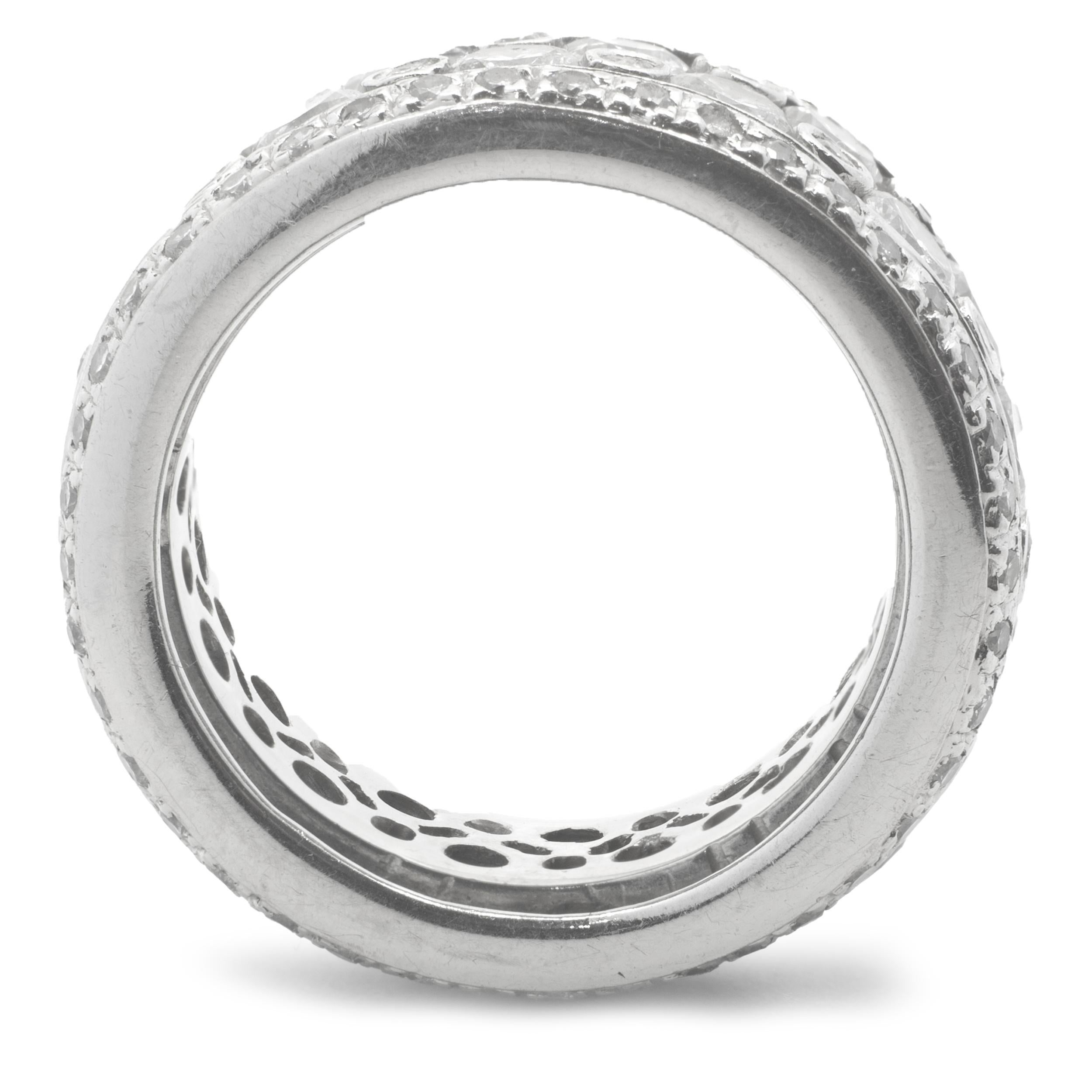 Round Cut 18 Karat White Gold Diamond Bubble Band For Sale