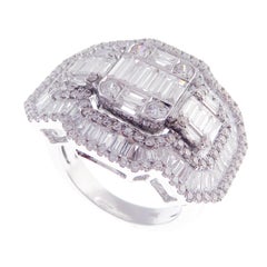 18 Karat White Gold Diamond Buckle Baguette Band Fancy Ring
