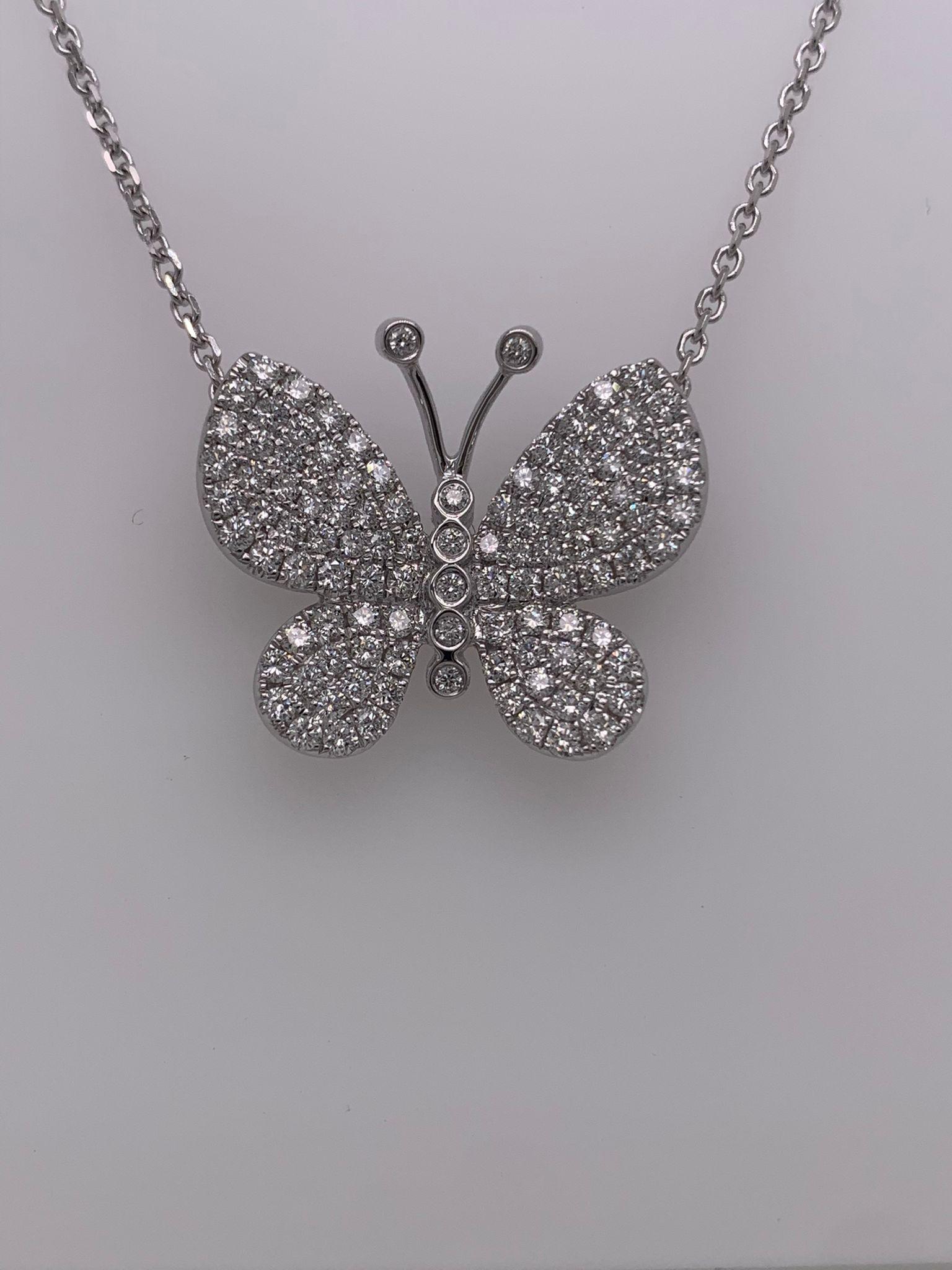 18 Karat White Gold Diamond Butterfly Necklace In New Condition For Sale In Great Neck, NY