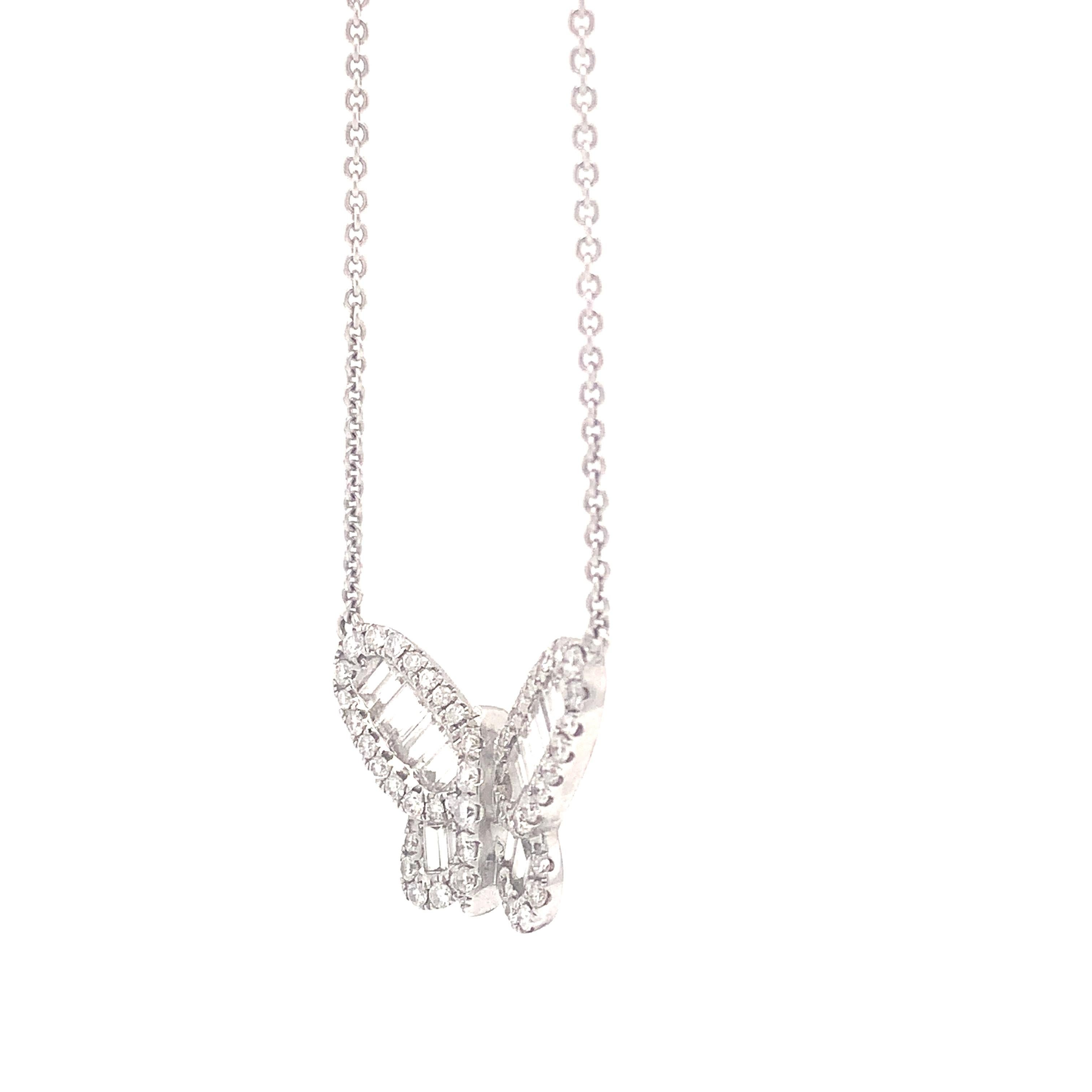 Moderniste Collier papillon en or blanc 18 carats avec diamants et baguettes en vente