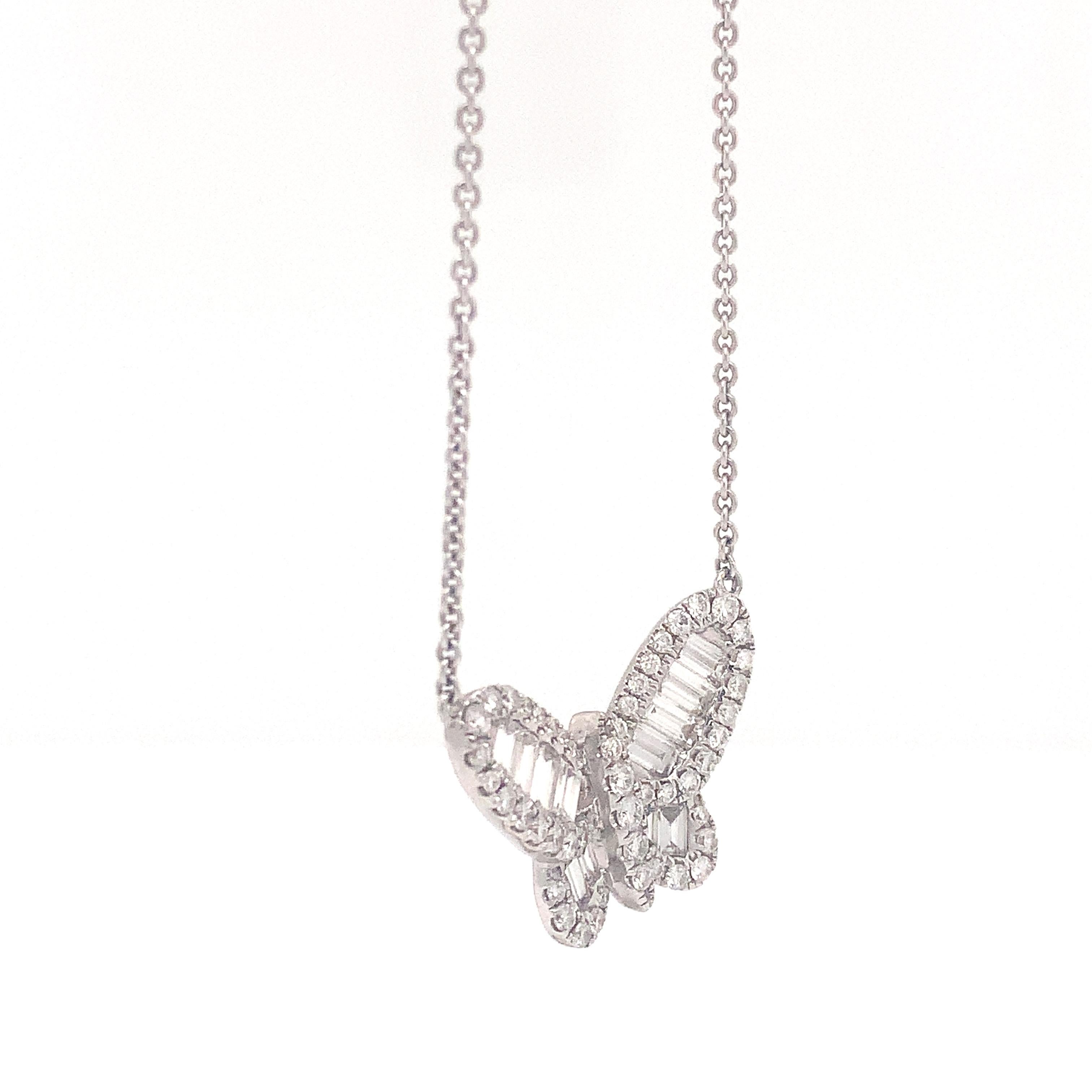 Taille baguette Collier papillon en or blanc 18 carats avec diamants et baguettes en vente