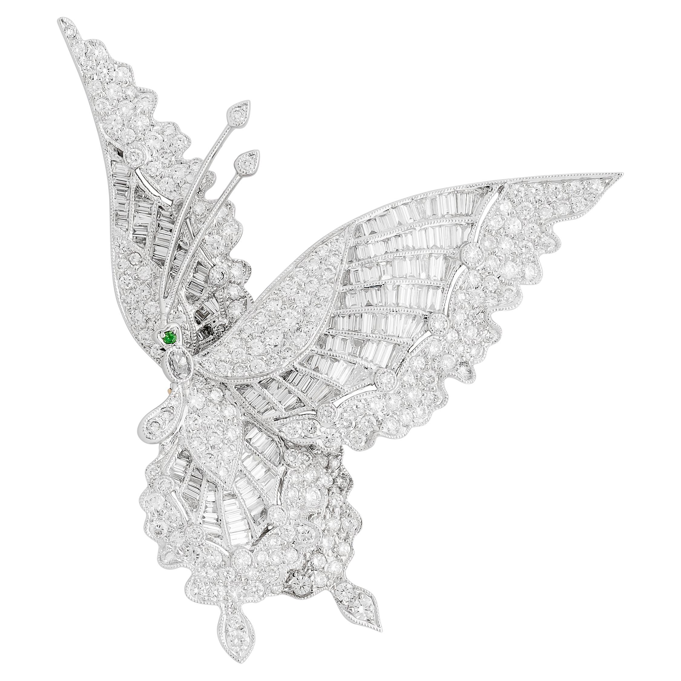 Épingle à papillon en or blanc 18 carats avec diamants et ailes mobiles