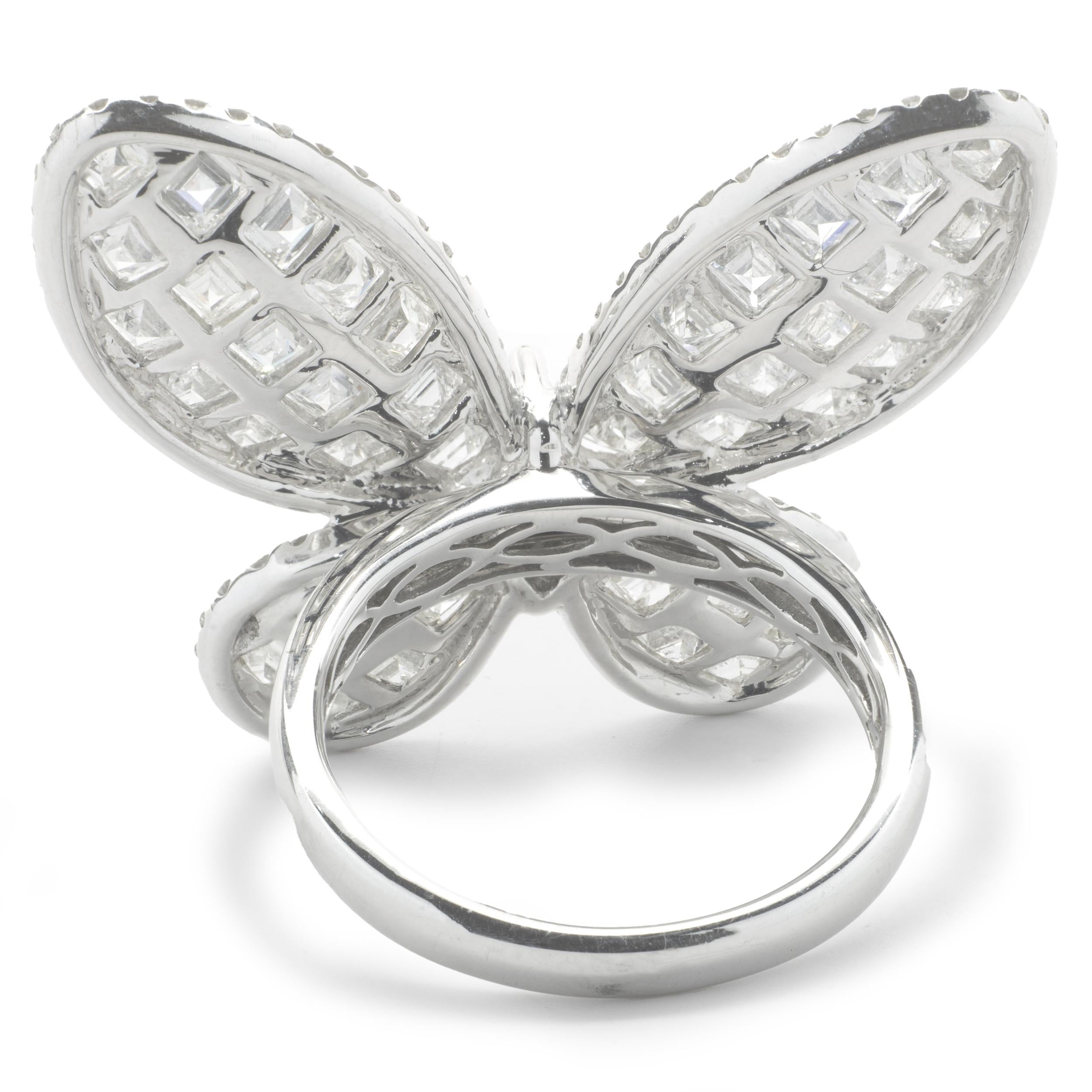 18 Karat White Gold Diamond Butterfly Ring In Excellent Condition In Scottsdale, AZ