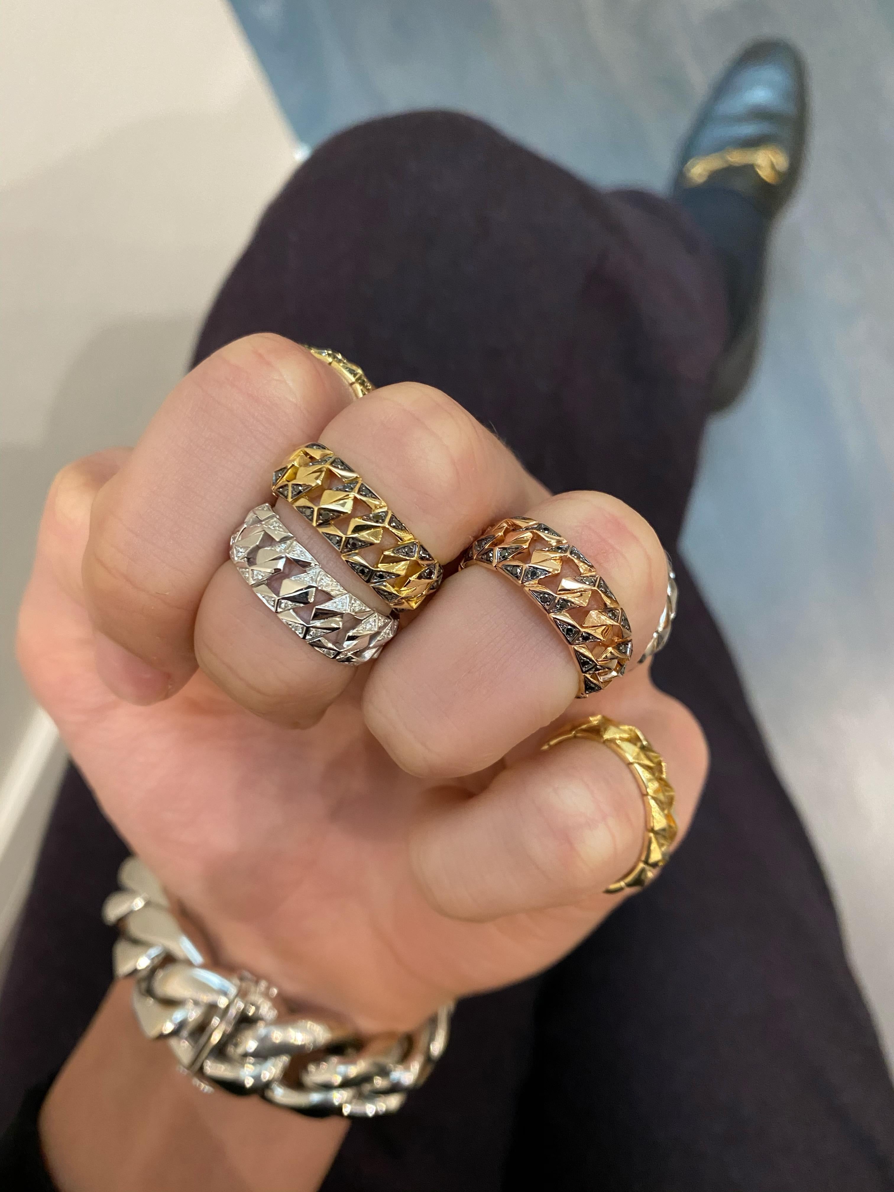 A collection inspired by control, individuality and power.
“If you are ruled by mind you are a king; If by body, a slave”
Rings, handmade in Antwerp, using 18kt gold & natural white diamonds. This ring does not have a regular size. We recommend to