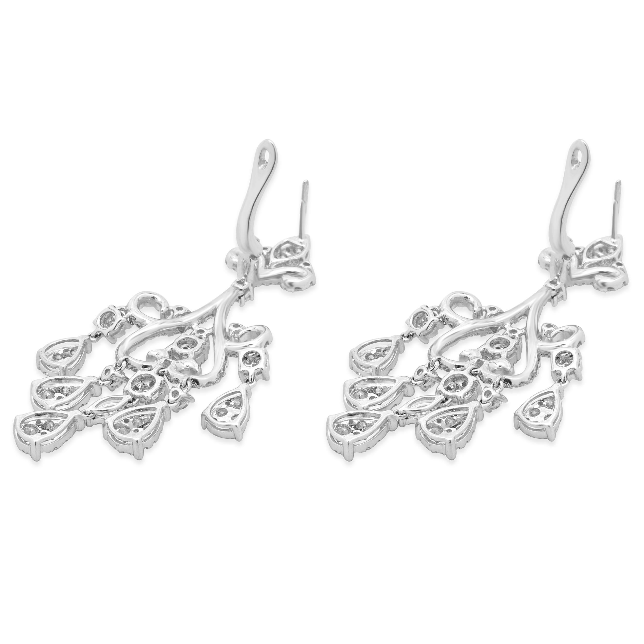 Materiale: oro bianco 18 carati
Diamanti: 334 taglio rotondo = 6,21cttw
Colore: G / H.
Chiarezza: VS2-SI1
Peso: 19,64 grammi
