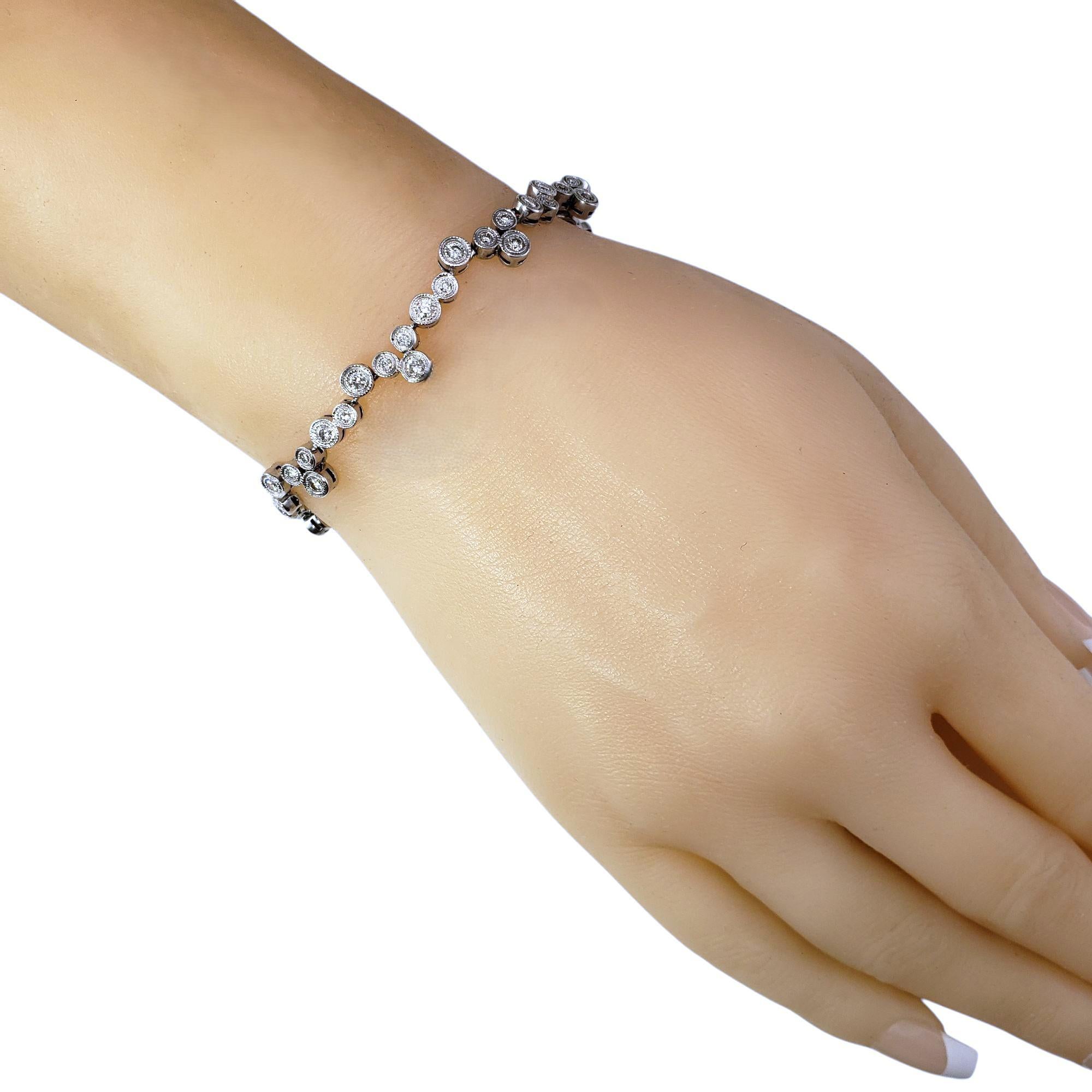18 Karat White Gold Diamond Circle Design Tennis Bracelet #21794 Damen im Angebot