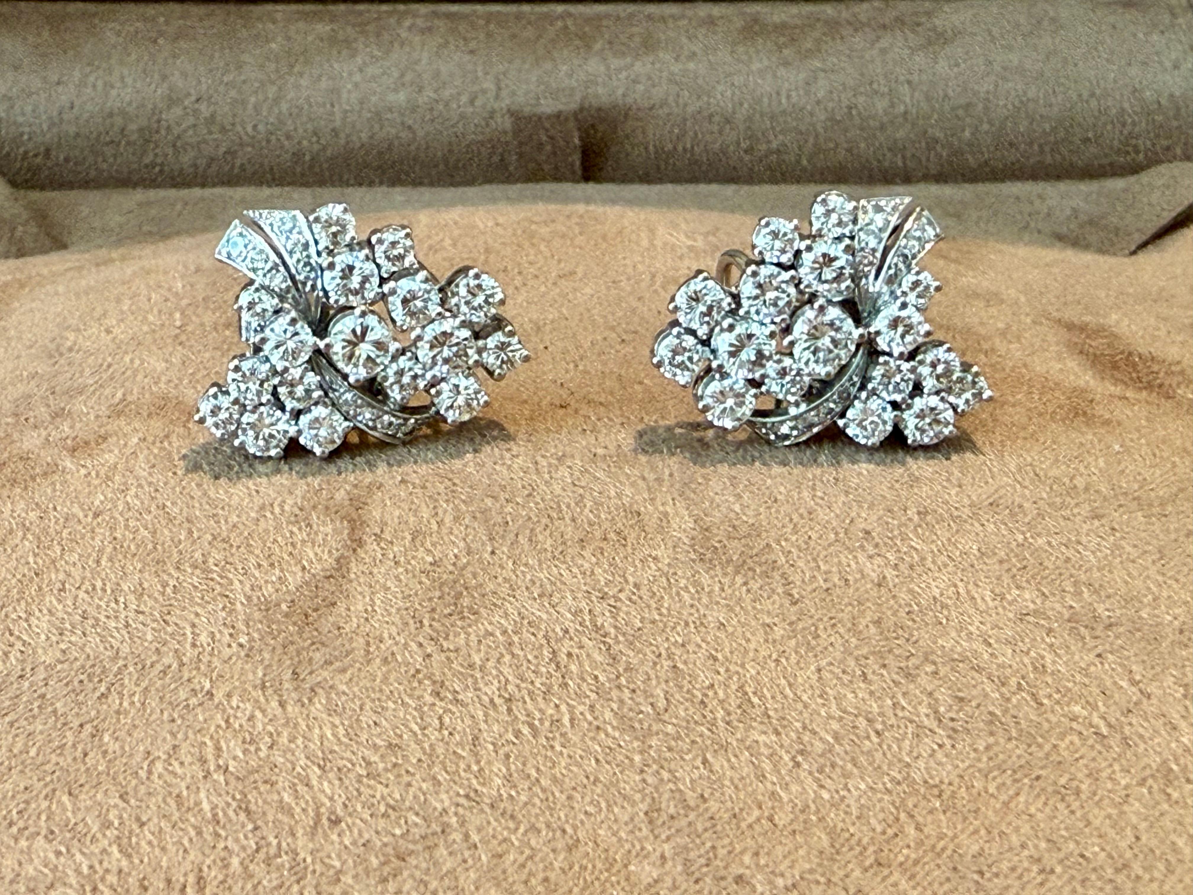 Orecchini a grappolo con diamanti in oro bianco 18 carati in vendita 11