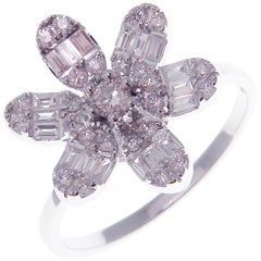 18 Karat White Gold Diamond Cluster Illusion Ring