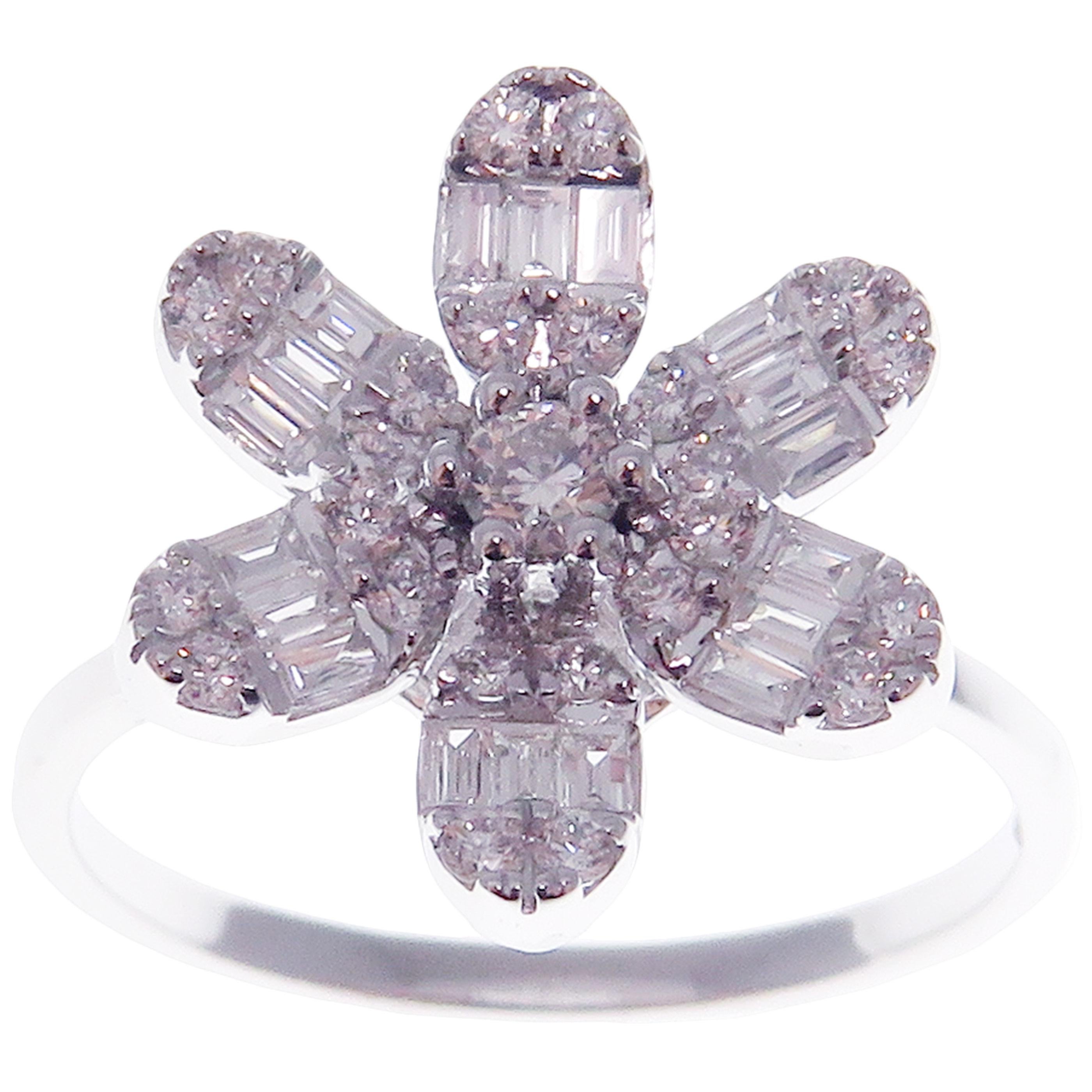 18 Karat Weißgold Diamant-Cluster-Llusion-Ring mit Illusion im Zustand „Neu“ im Angebot in Los Angeles, CA