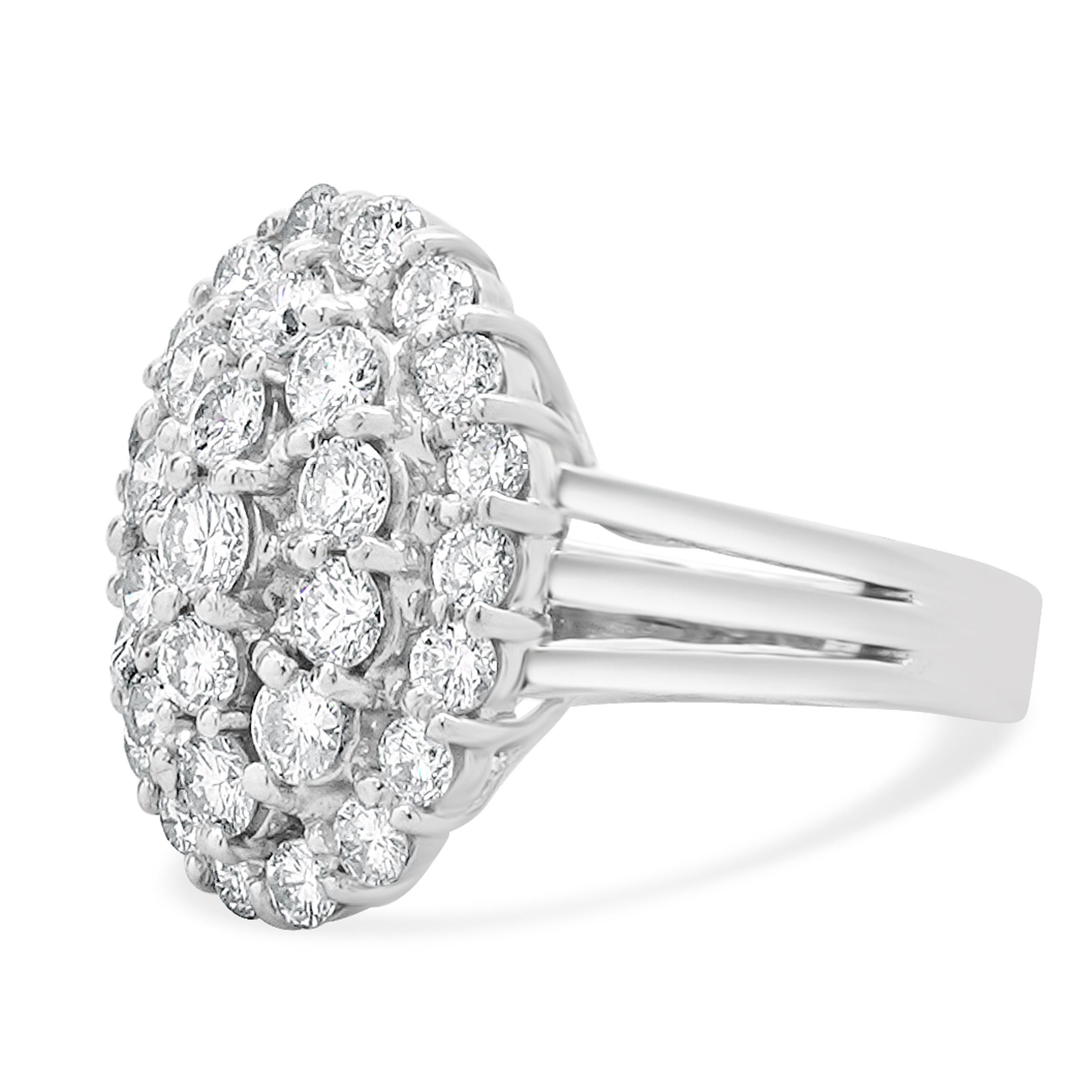 Matériau : Or blanc 18K
Diamant : 32 diamants ronds de taille brillant = 1,34cttw
Couleur : H
Clarté : SI1
Taille de l'anneau : 4,5 (veuillez prévoir jusqu'à 2 jours ouvrables supplémentaires pour les demandes de taille)
Dimensions : la partie