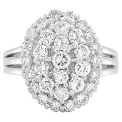 Bague ovale grappe de diamants en or blanc 18 carats