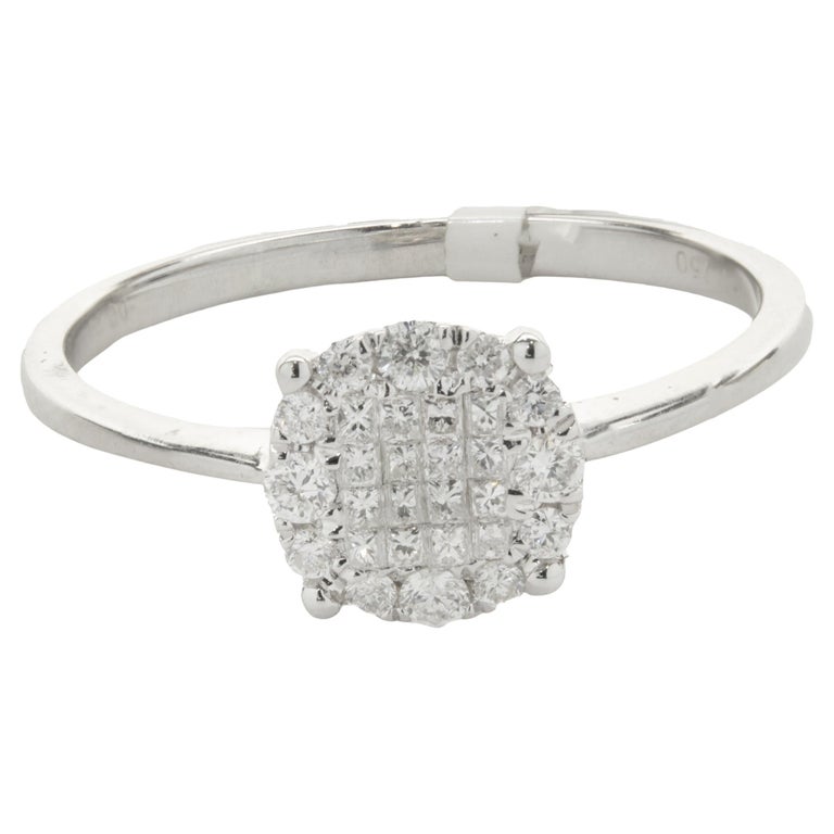 18 Karat White Gold Diamond Cluster Ring For Sale at 1stDibs