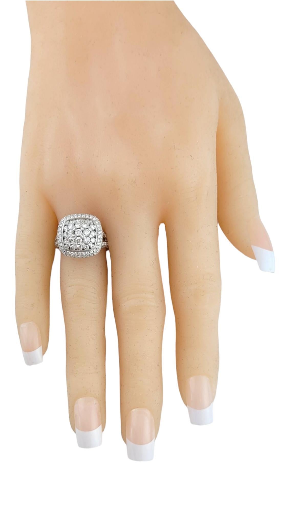 Anello con cluster di diamanti in oro bianco 18 carati misura 6,25 #16963 in vendita 1