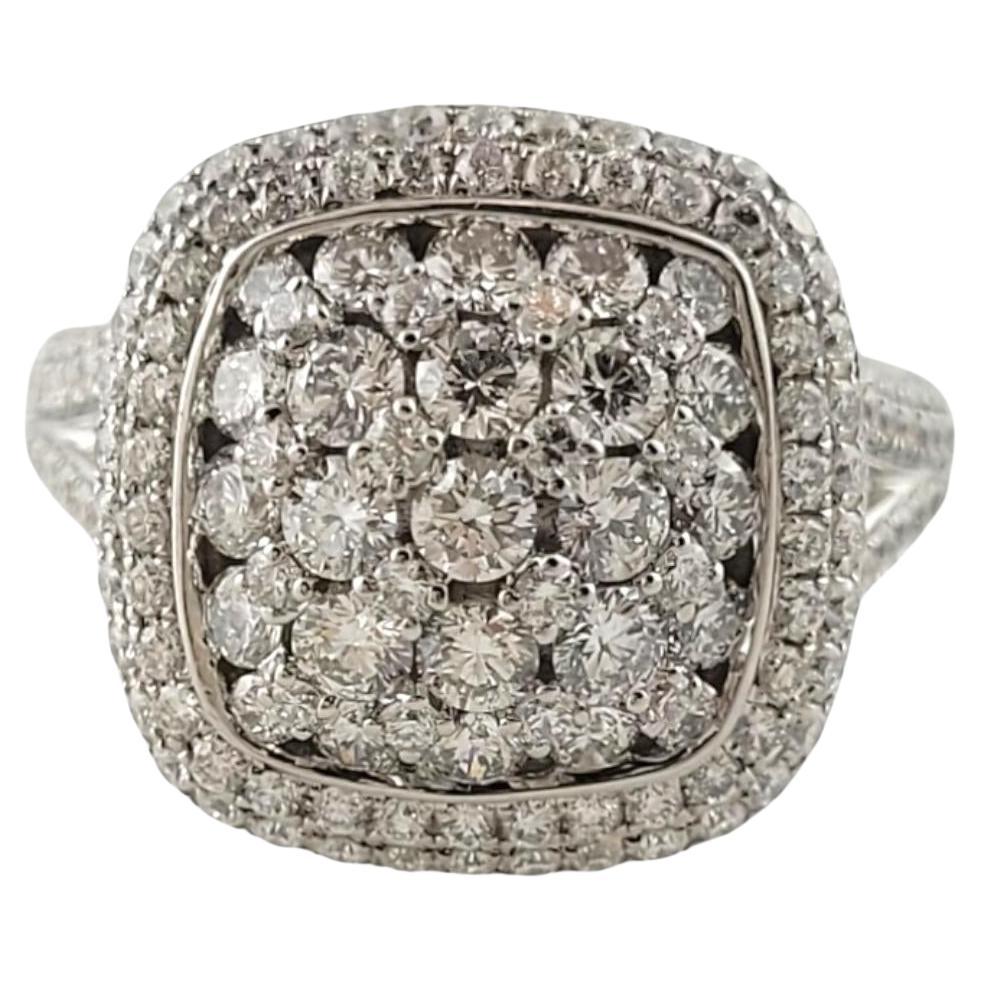 18 Karat White Gold Diamond Cluster Ring Size 6.25 #16963 For Sale