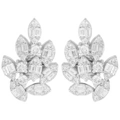 Clous d'oreilles en or blanc 18 carats avec grappe de diamants