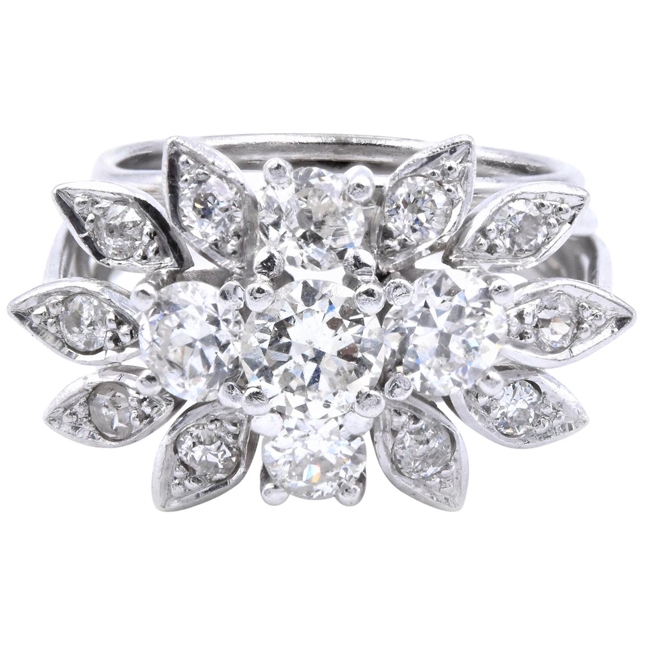 18 Karat White Gold Diamond Cocktail Fashion Ring