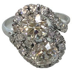 18 Karat White Gold Diamond Contrarie Ring