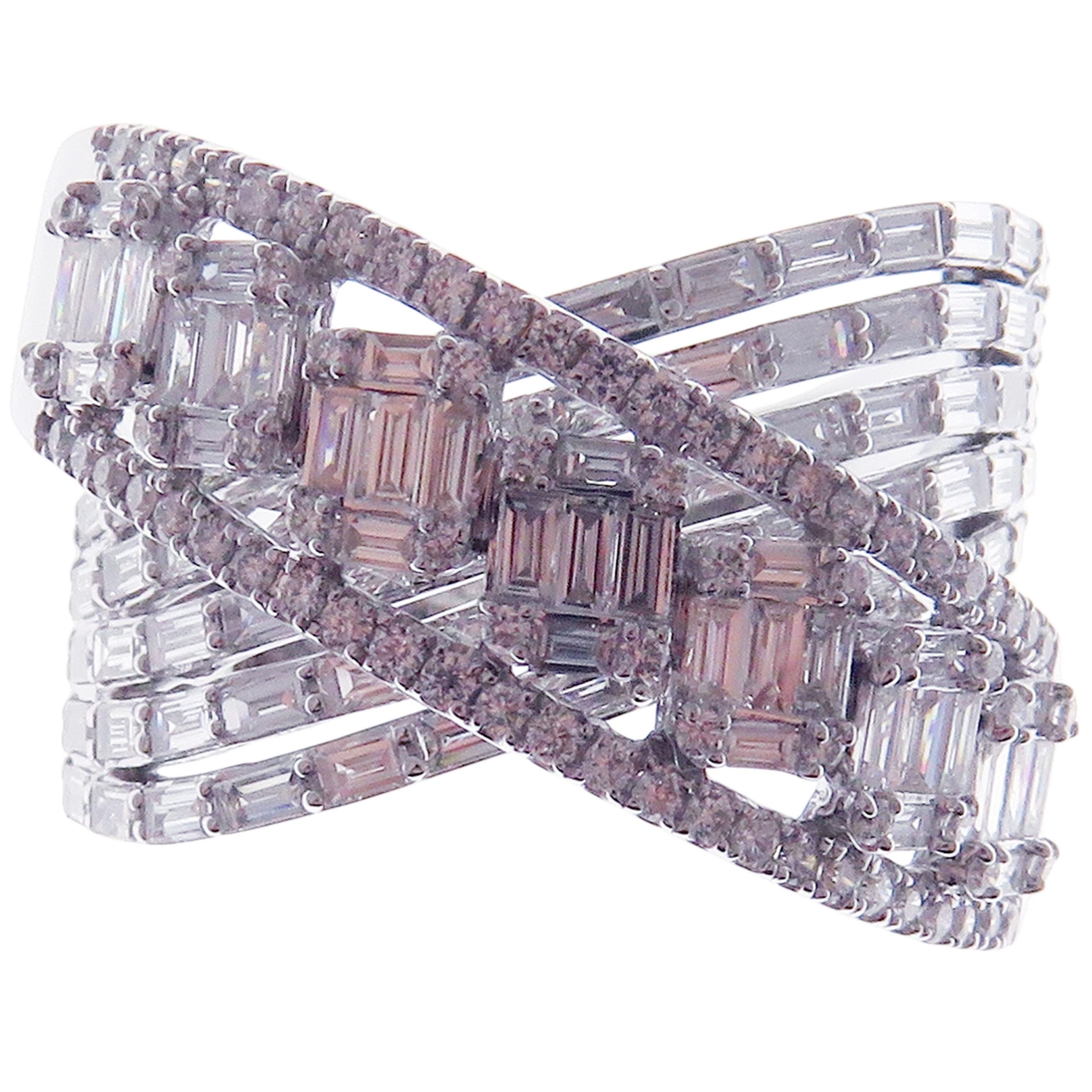 Women's or Men's 18 Karat White Gold Diamond Criss Cross Illusion Ring For Sale