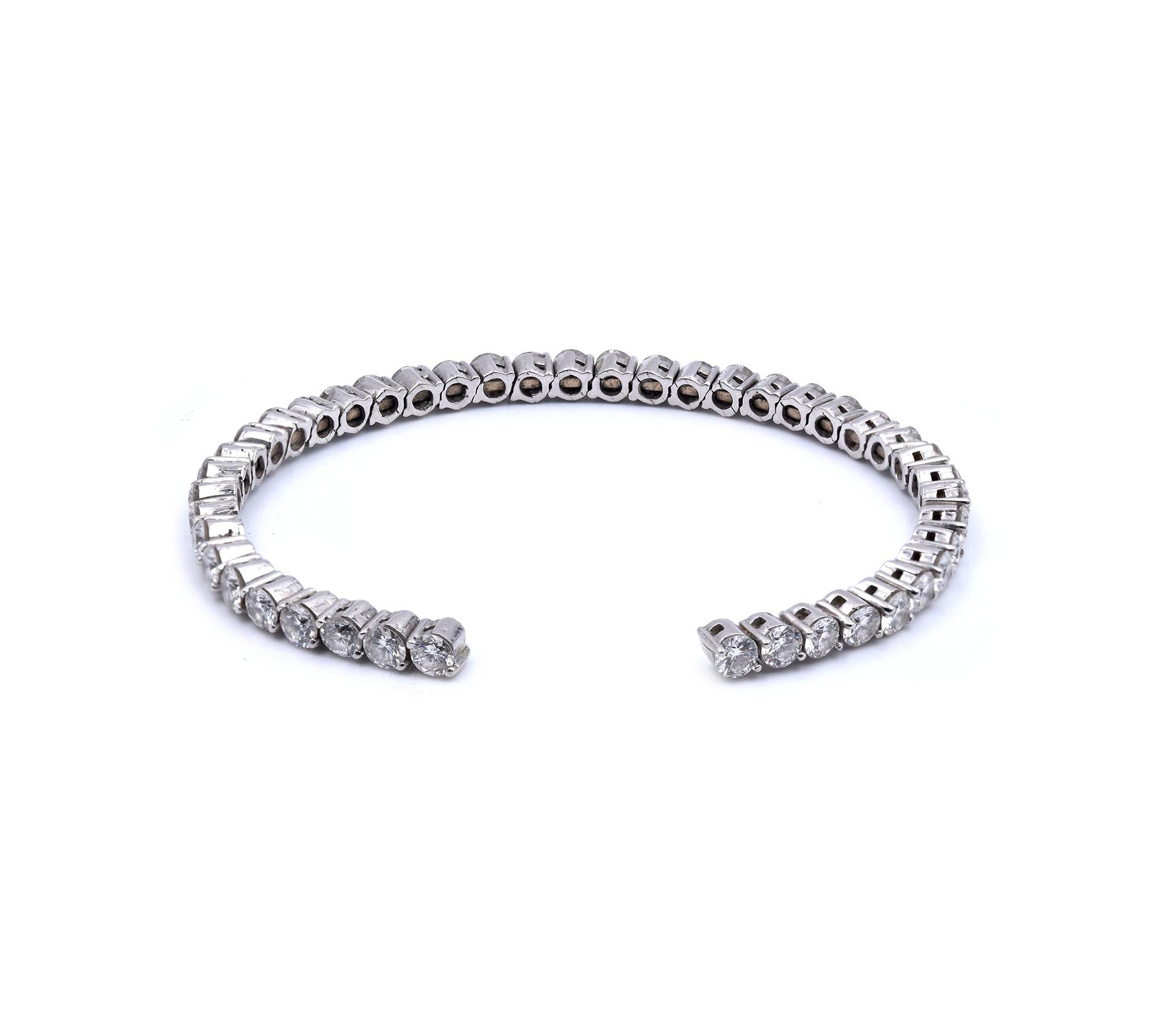 18 Karat White Gold Diamond Cuff Bracelet In Excellent Condition In Scottsdale, AZ