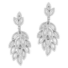 Pendants d'oreilles en or blanc 18 carats avec diamants d'un total de 731 pierres pesant 9,94 carats