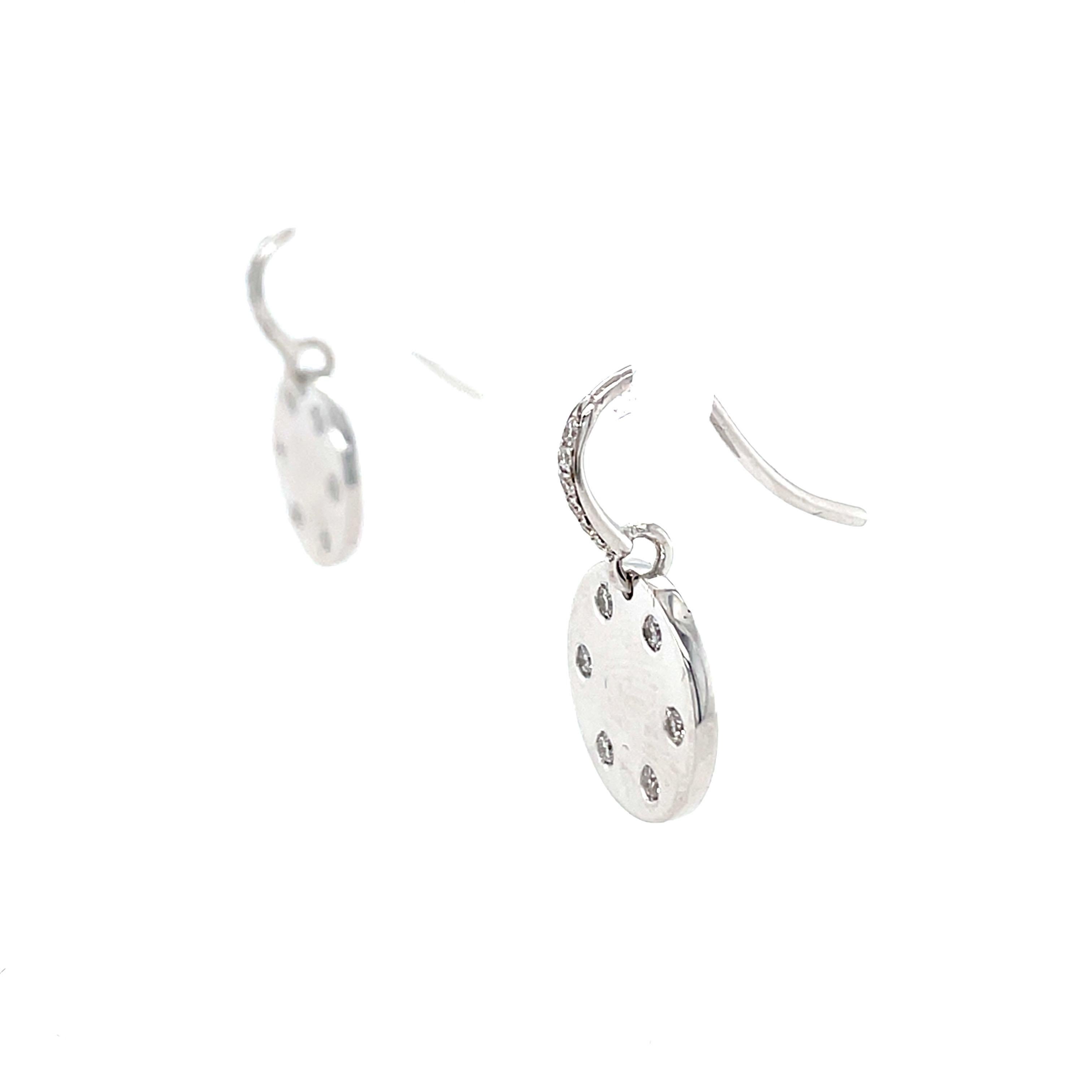 Contemporary 18 Karat White Gold Diamond Drop Earrings For Sale