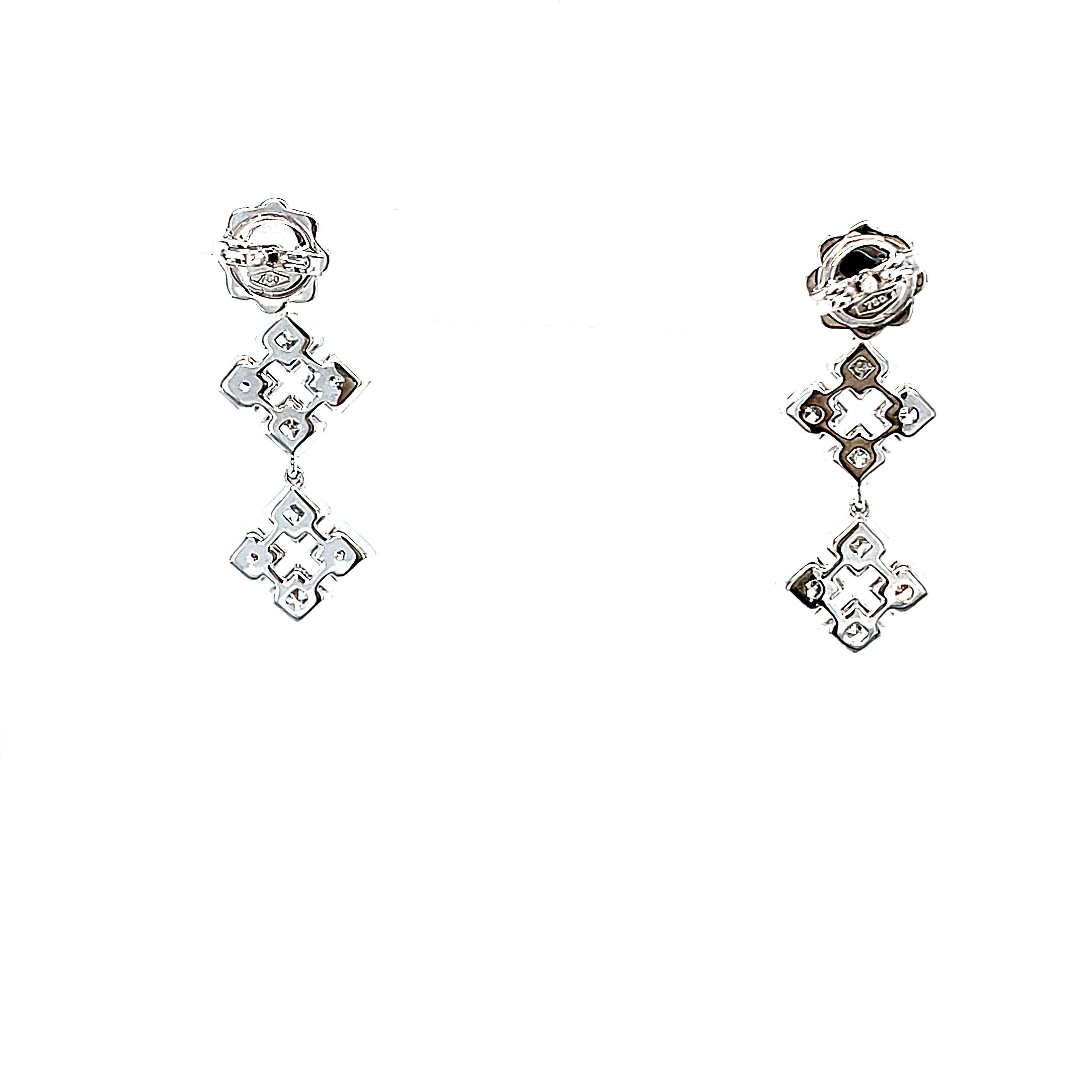 18 Karat White Gold Diamond Drop Earrings For Sale 1