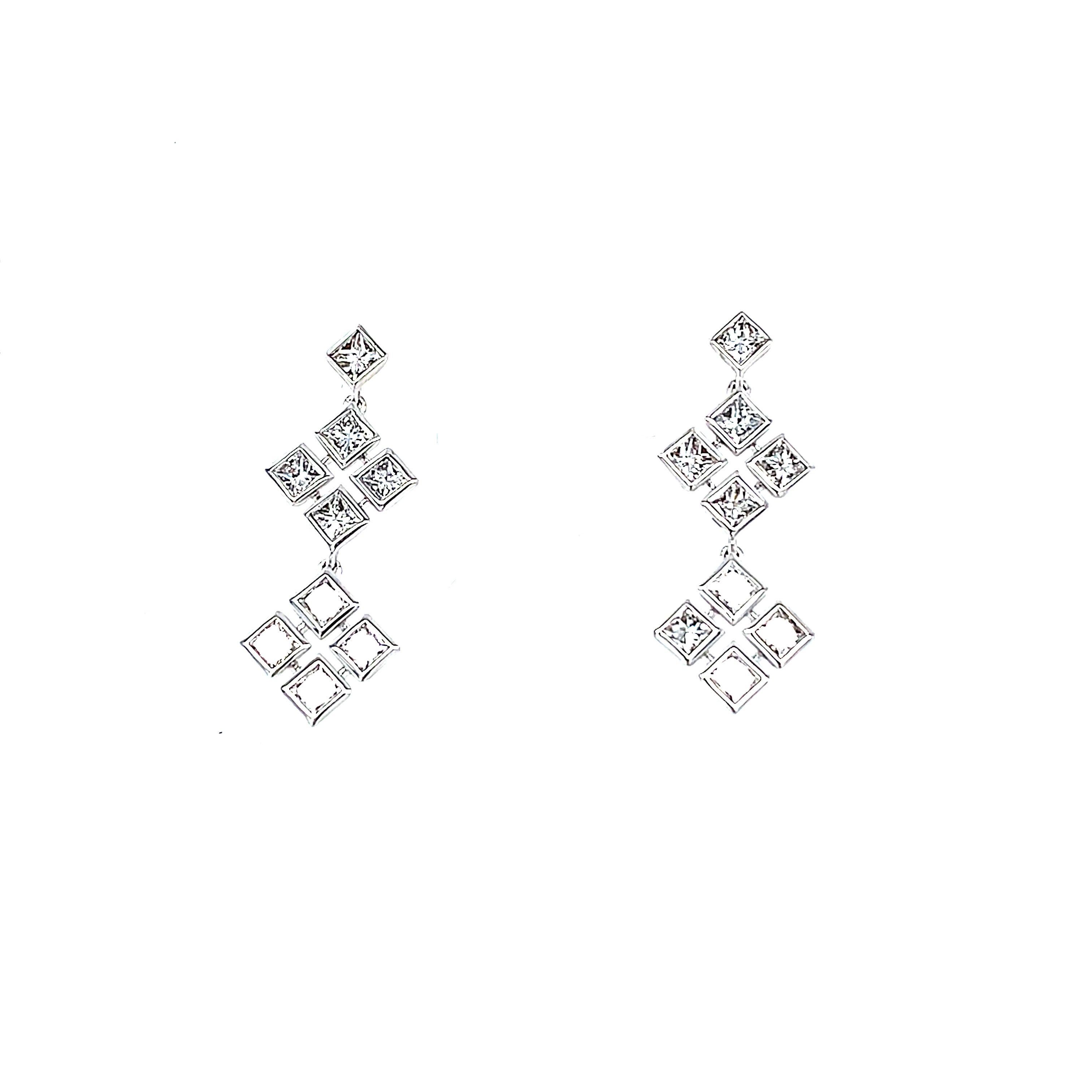 18 Karat White Gold Diamond Drop Earrings For Sale 2