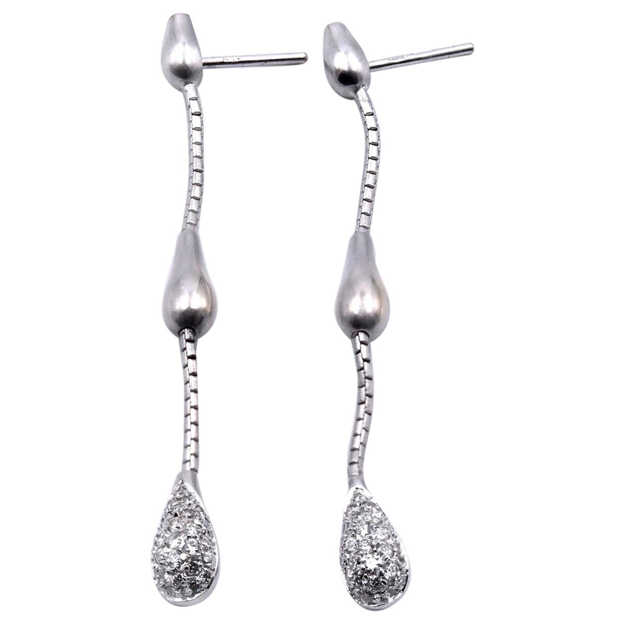 18 Karat White Gold Diamond Drop Earrings