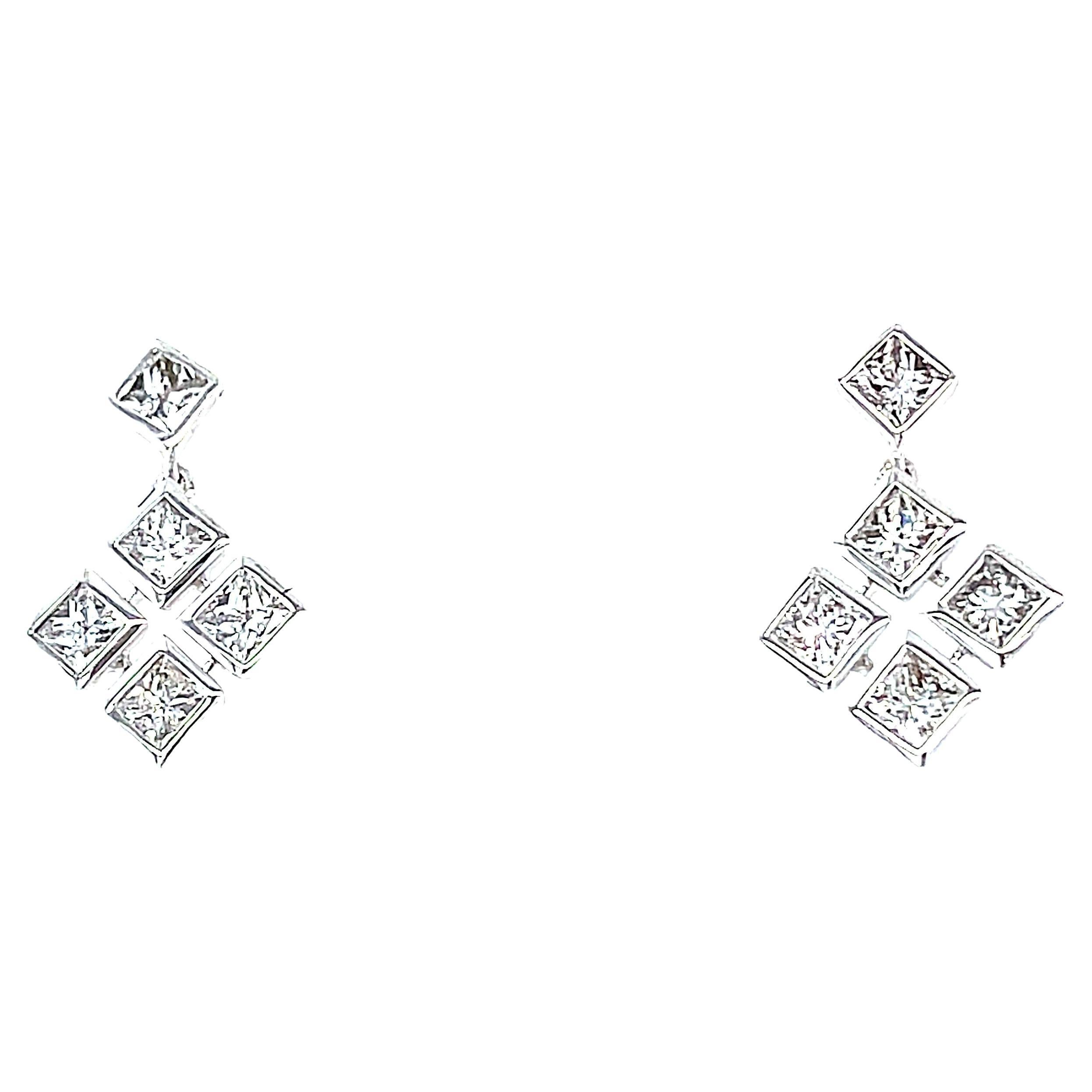 18 Karat White Gold Diamond Drop Earrings For Sale