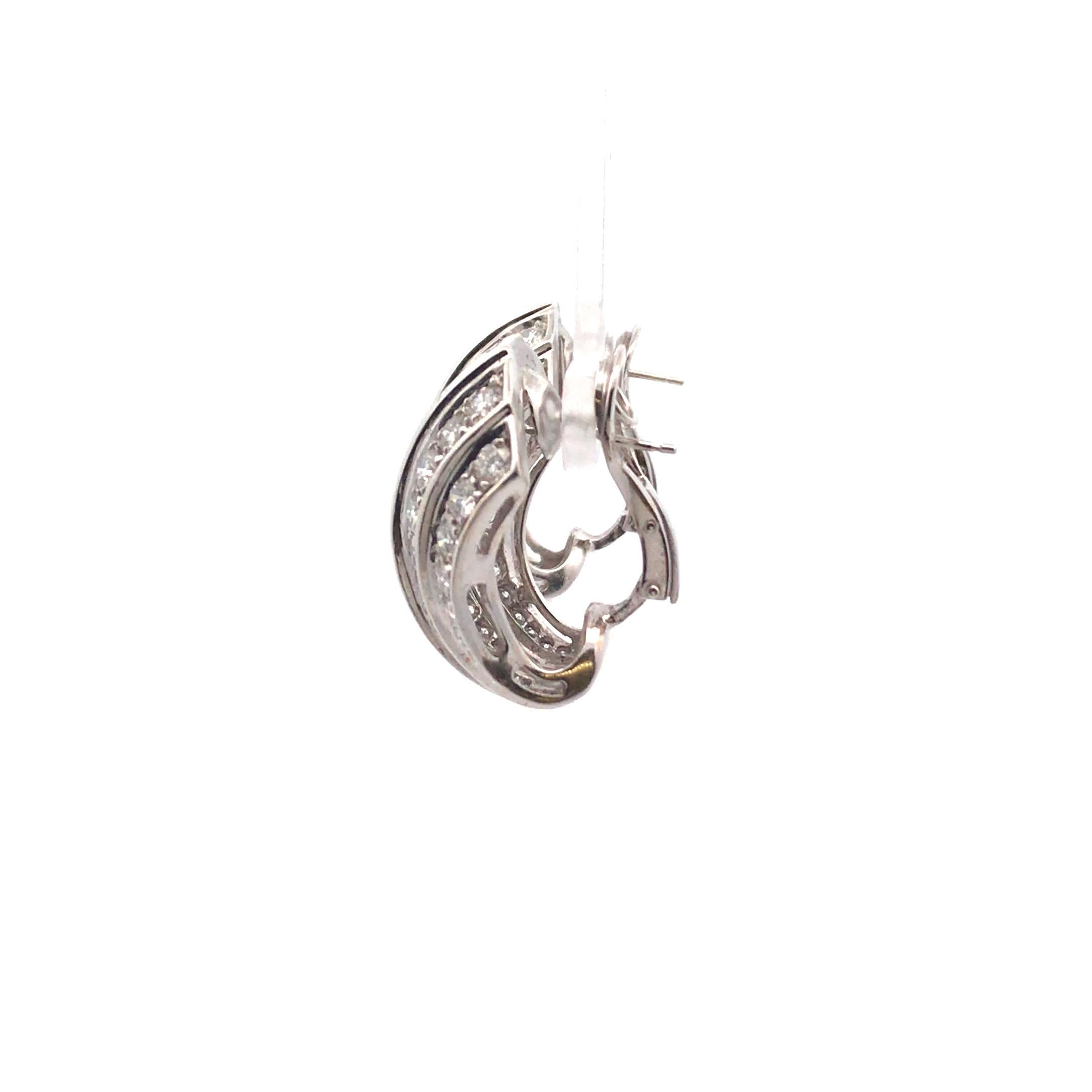 Baguette Cut 18 Karat White Gold Diamond Earrings For Sale