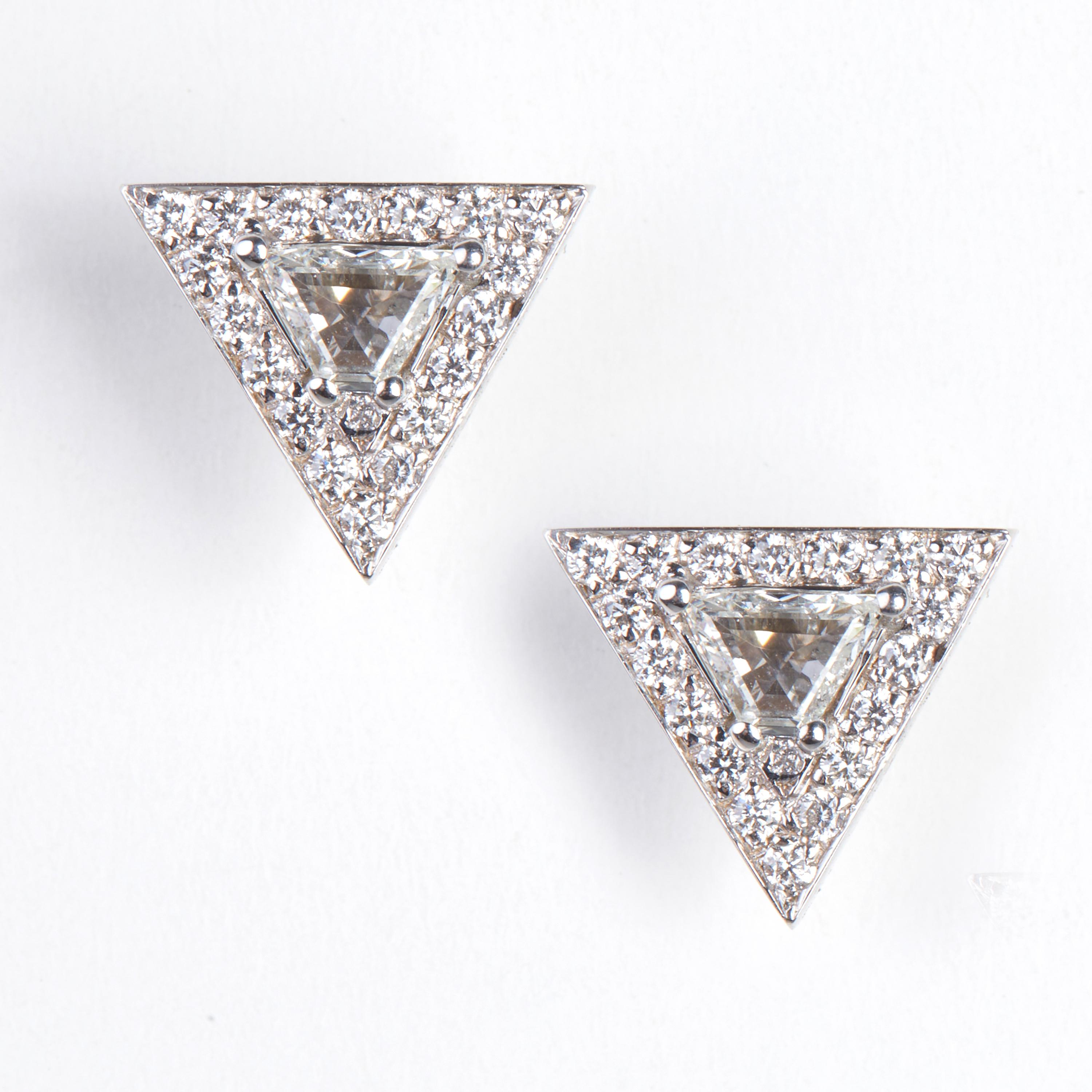 Women's 18 Karat White Gold Diamond Earrings