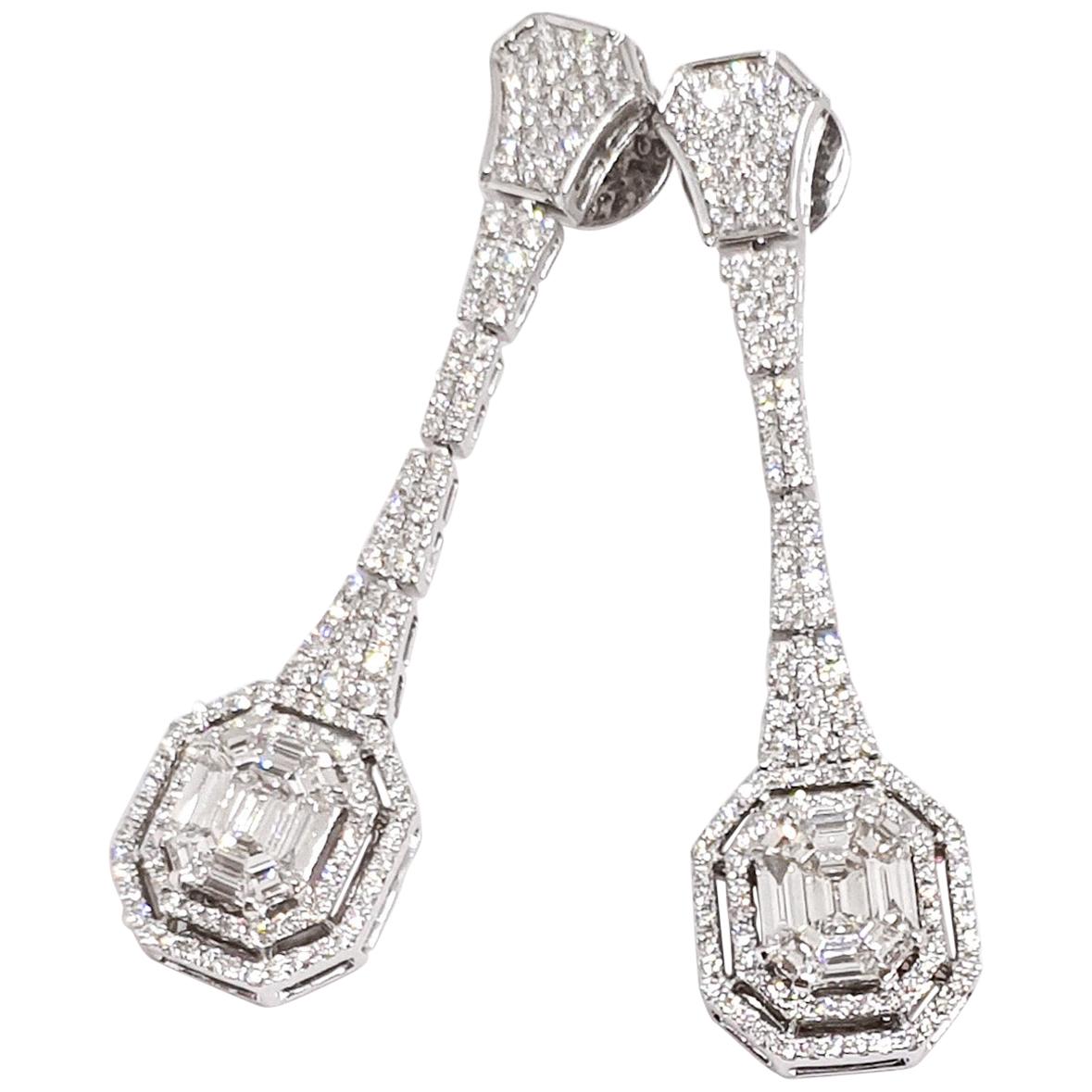 18 Karat White Gold Diamond Earrings For Sale