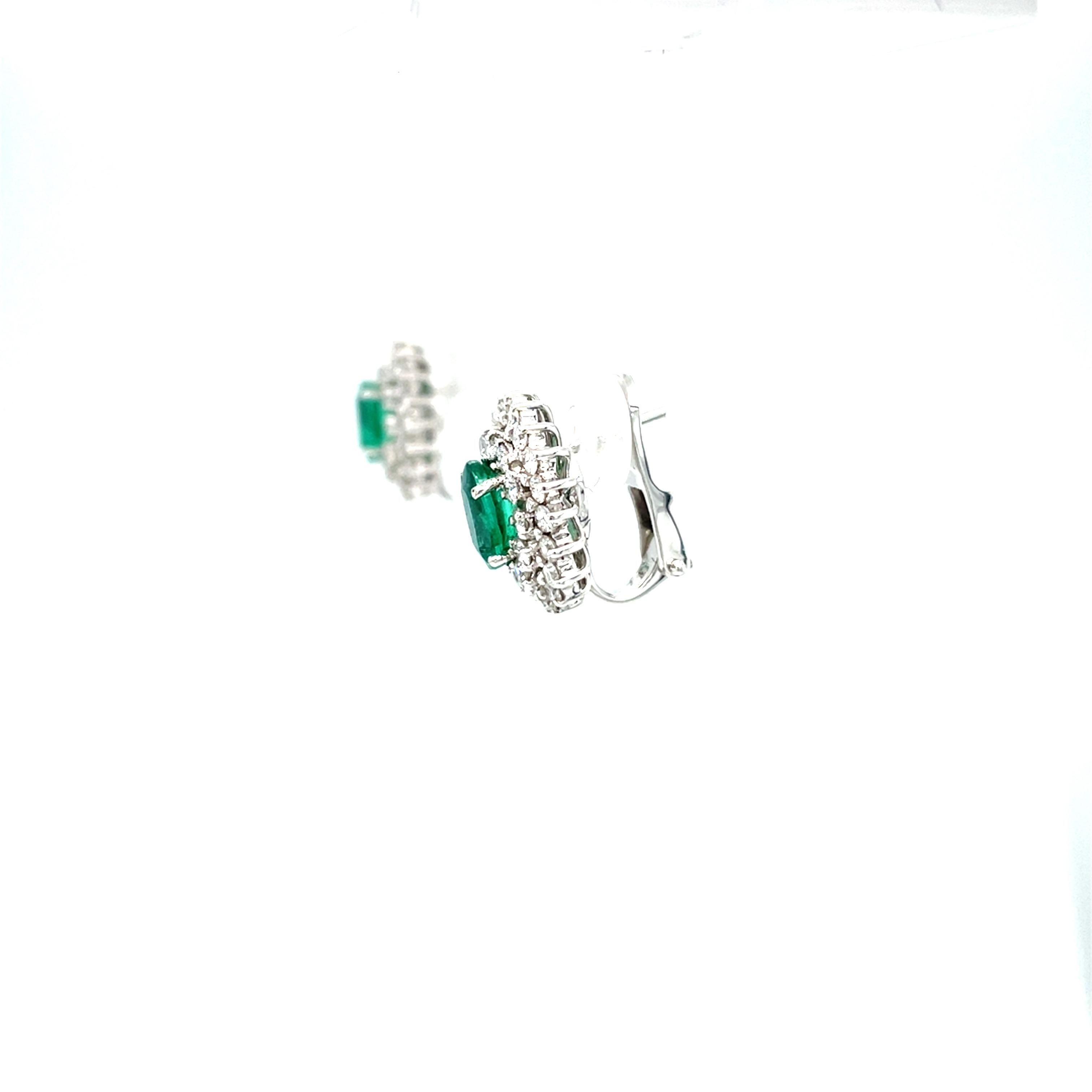 Contemporary 18 Karat White Gold Diamond Emerald Drop Earrings For Sale