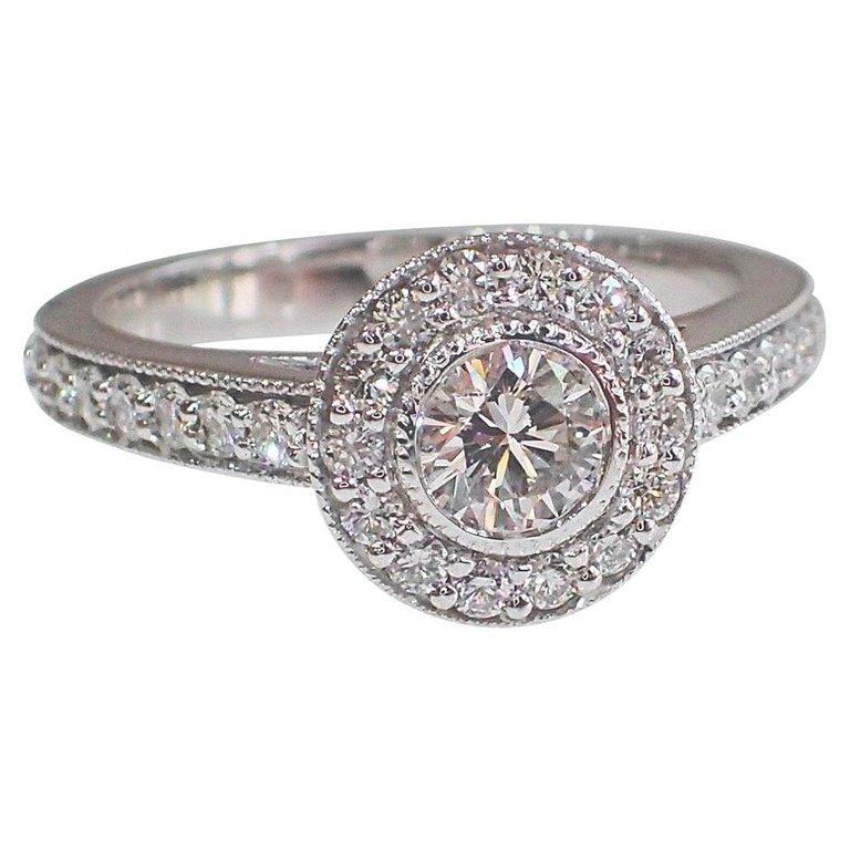 18 Karat White Gold Diamond Engagement Ring 0.78 Carat G VS1 Round Brilliant Cut For Sale