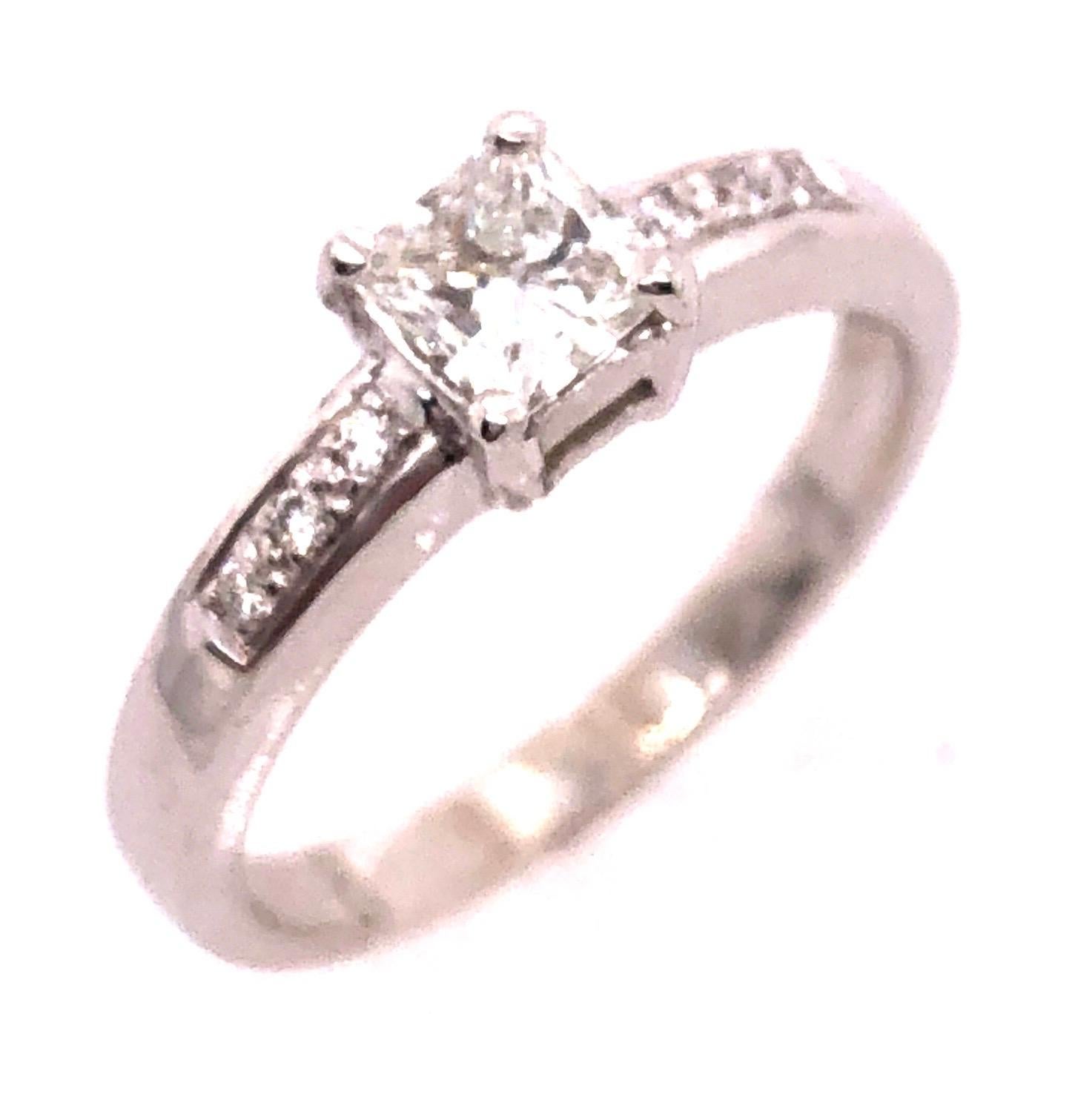 Women's or Men's 18 Karat White Gold Diamond Engagement Ring 0.80 Total Diamond Weight For Sale