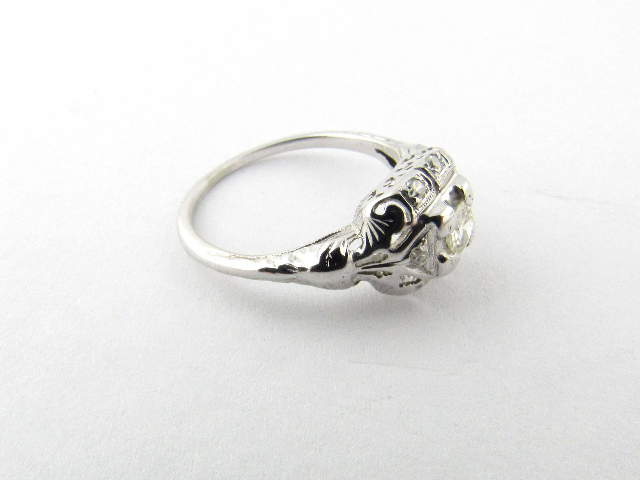 18 Karat White Gold Diamond Engagement Ring In Good Condition For Sale In Washington Depot, CT
