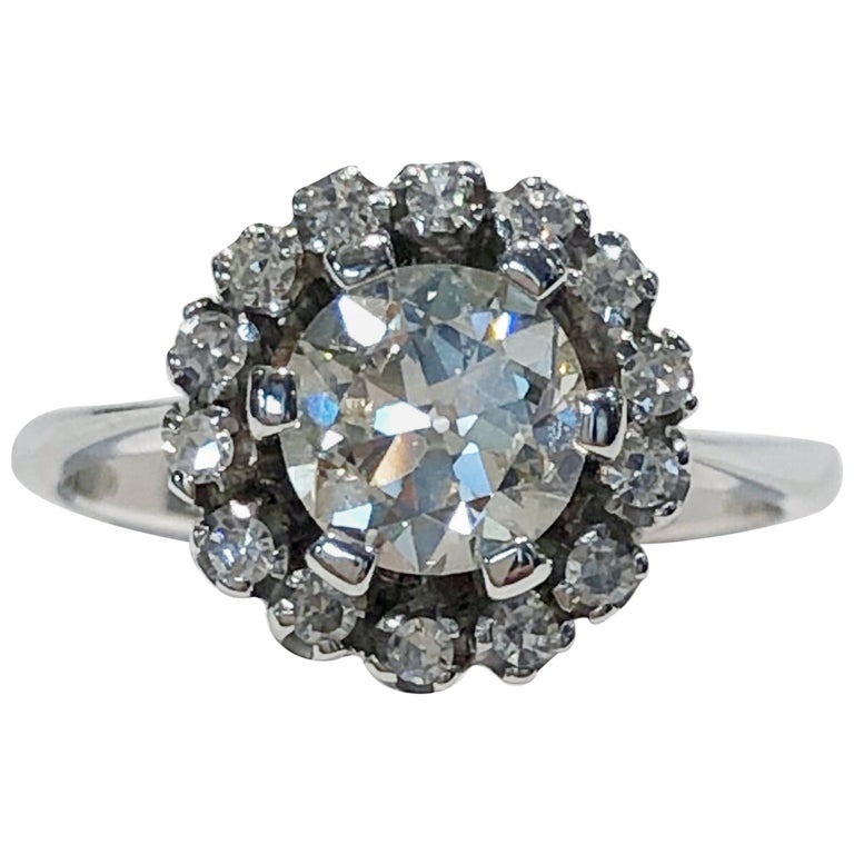 18 Karat White Gold Diamond Engagement Ring For Sale at 1stDibs