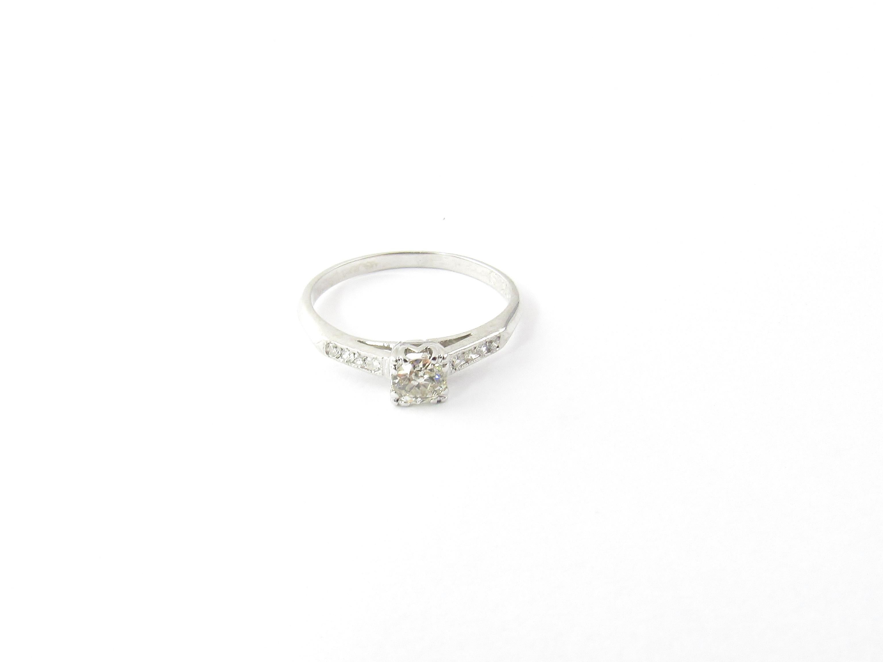 18 Karat White Gold Diamond Engagement Ring For Sale 1