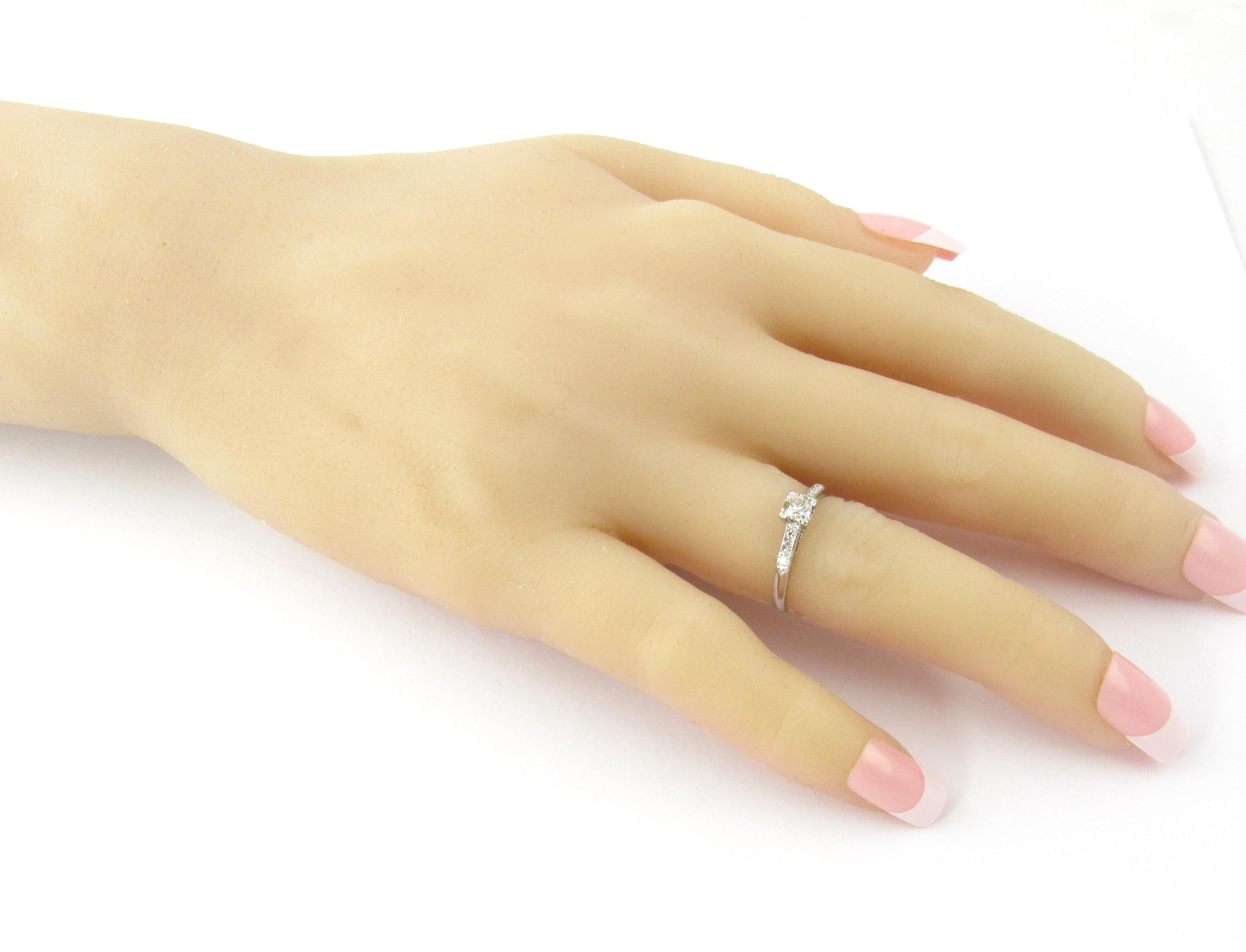 18 Karat White Gold Diamond Engagement Ring For Sale 2