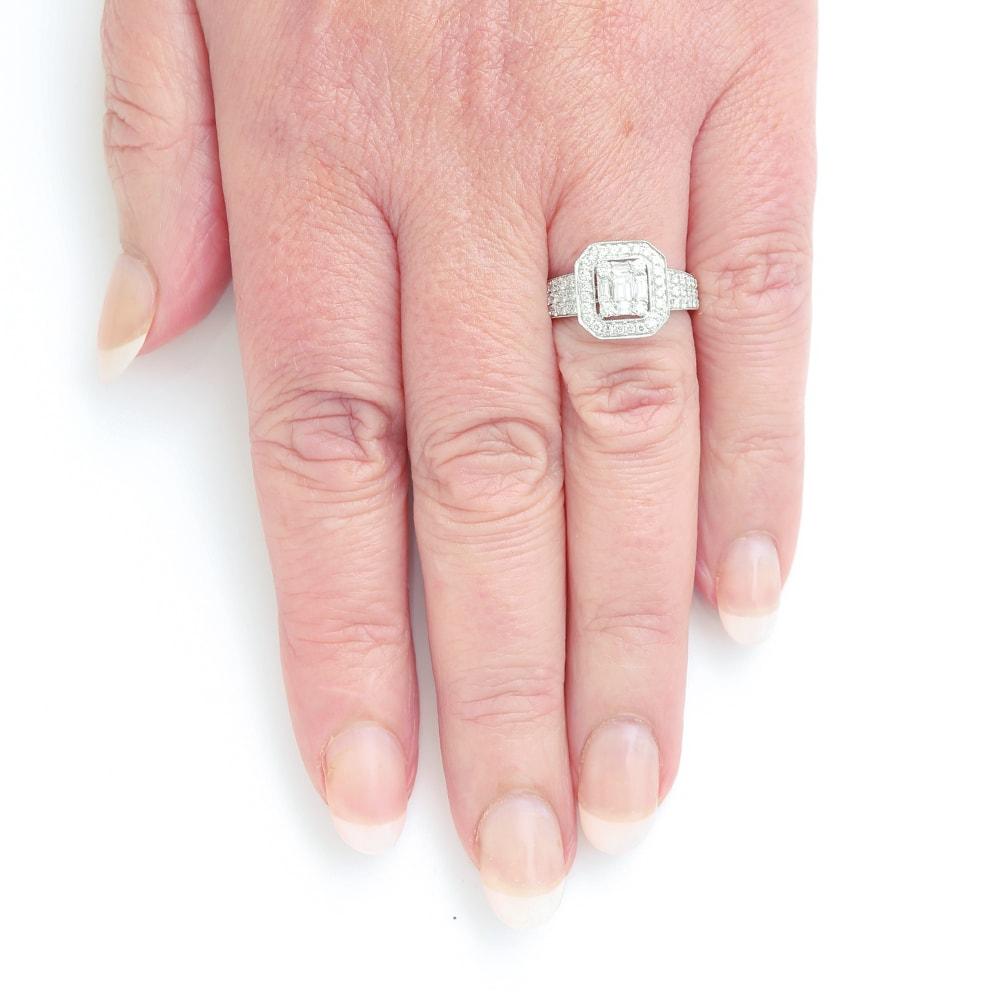 1.32 Carat Diamond 18 Karat White Gold Modern Engagement Ring 5