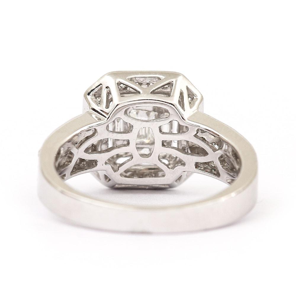1.32 Carat Diamond 18 Karat White Gold Modern Engagement Ring 1