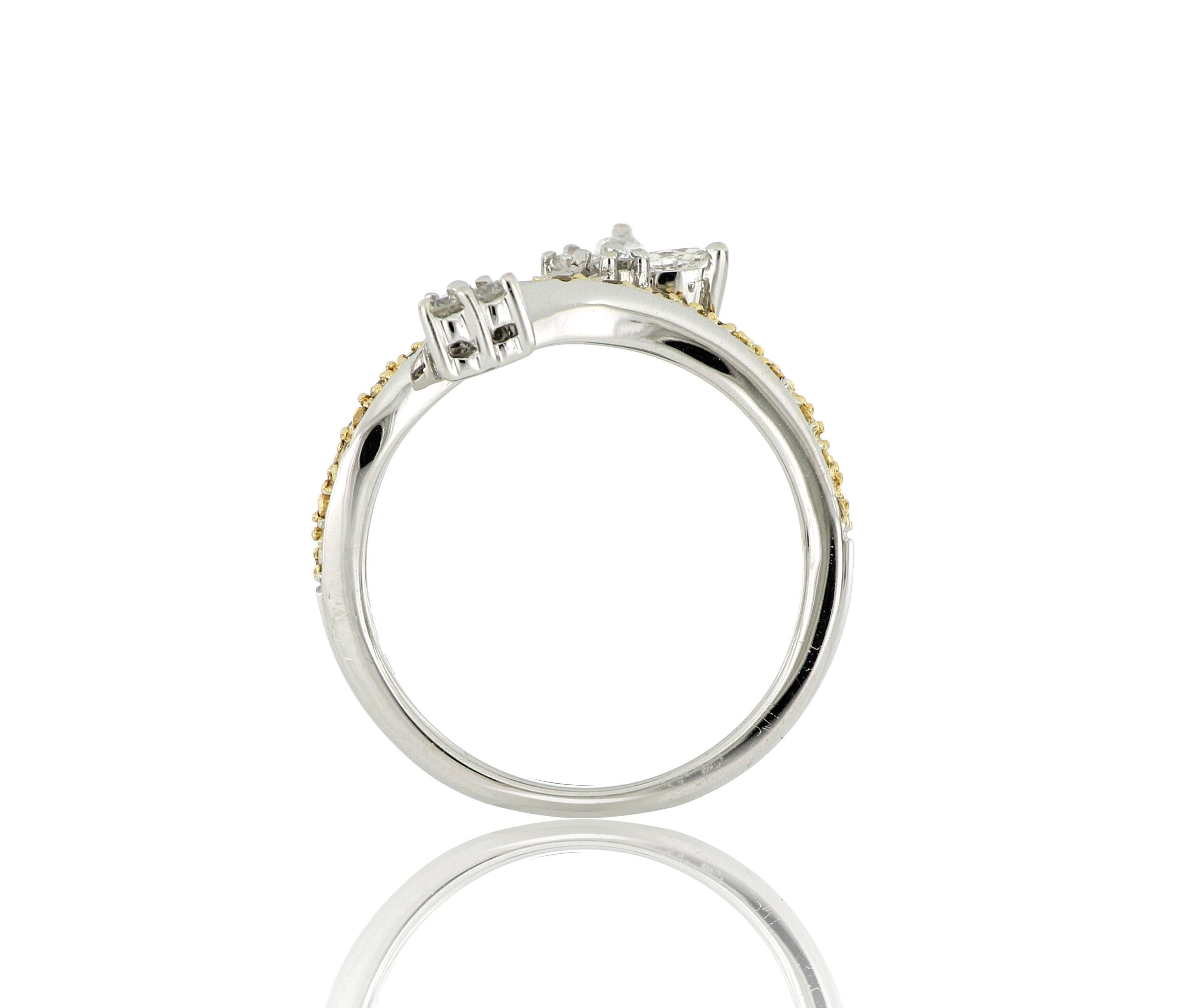 Brilliant Cut 18 Karat White Gold Diamond Fashion Ring For Sale