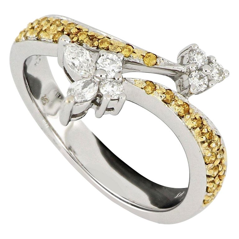 18 Karat White Gold Diamond Fashion Ring For Sale at 1stDibs