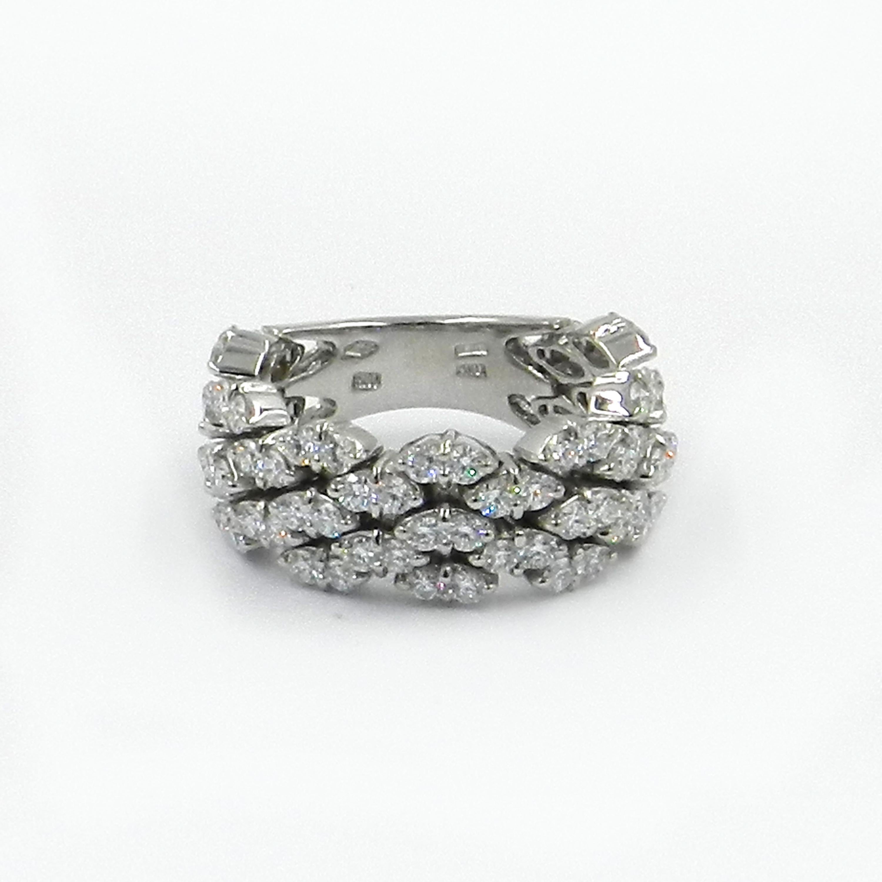 18KT White Gold DIAMOND FLEXIBLE GARAVELLI RING 
CHAIN GARAVELLI COLLECTION 
GOLD gr : 10,70
WHITE DIAMONDS ct : 2,66